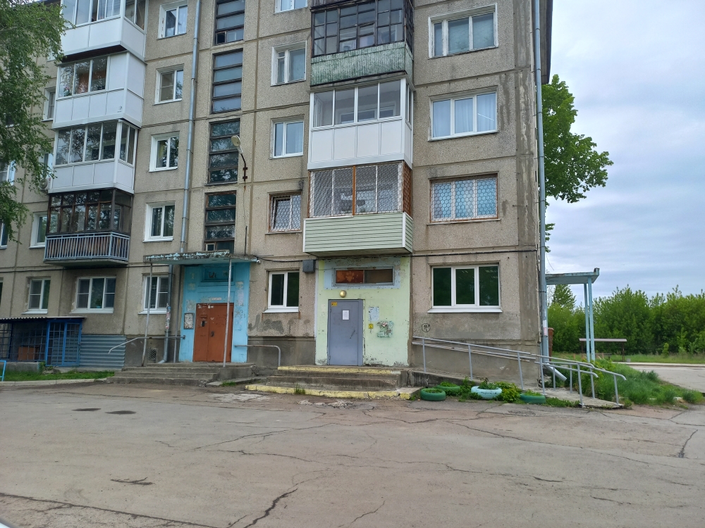 Нежилое помещение, назначение: нежилое, кадастровый номер: 38:26:040403:392, расположенное по адресу: Российская Федерация, Иркутская область, городской округ Ангарский, город Ангарск, микрорайон 15, дом 27, помещение 157, площадью 108,8 кв.м