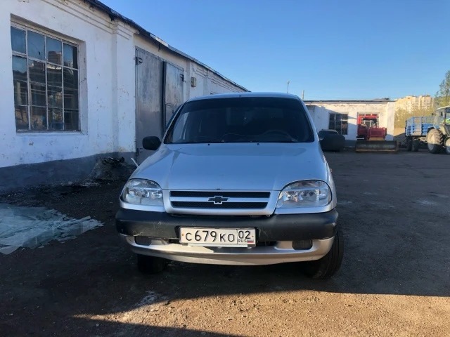 Автомобиль Шевроле Нива