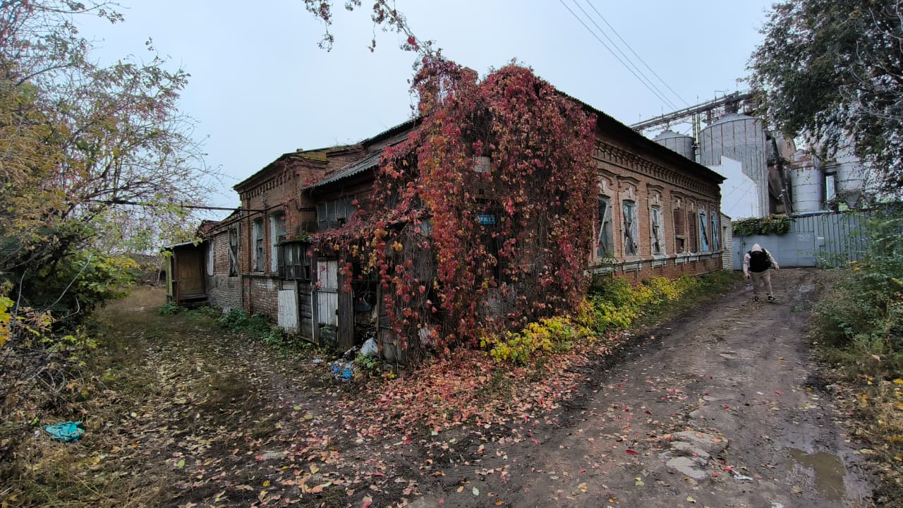 Нежилое здание, являющееся объектом культурного наследия местного (муниципального) значения «Дом И. М. Енца, в котором происходили заседания первой организации С.Д.Р.П. /б/», площадью 339,6 кв.м, с кадастровым номером 64:50:000000:3074, расположенное по адресу: Российская Федерация, Саратовская область, м.р-н Энгельсский, г.п. город Энгельс, г. Энгельс, ул. Пушкина, д. 73