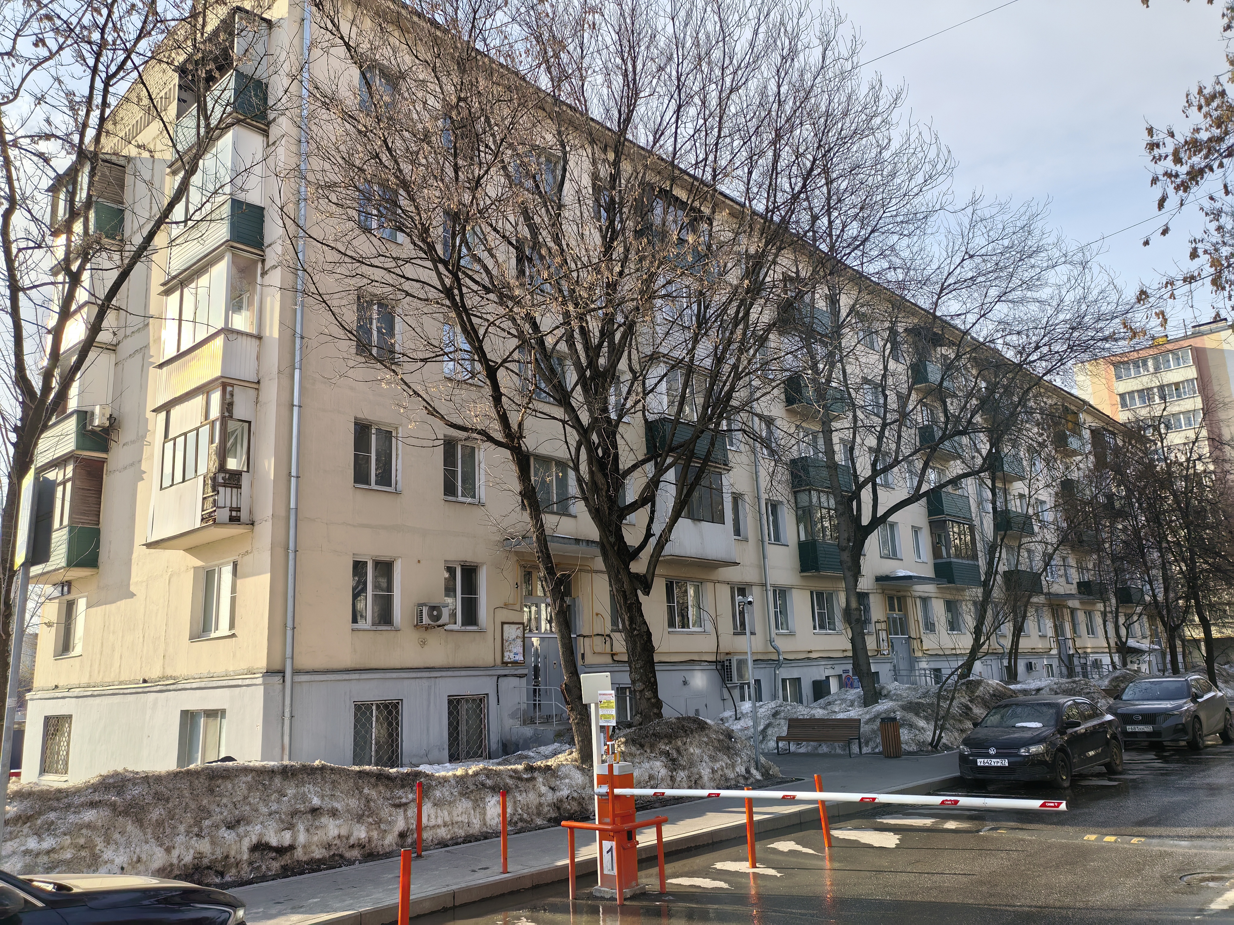 Продажа имущества, находящегося в собственности города Москвы: жилое помещение по адресу: г. Москва, наб. Шелепихинская, д. 16, кв. 77, общей площадью 42,9 кв. м (Этаж № 3), кадастровый номер: 77:01:0004045:3327