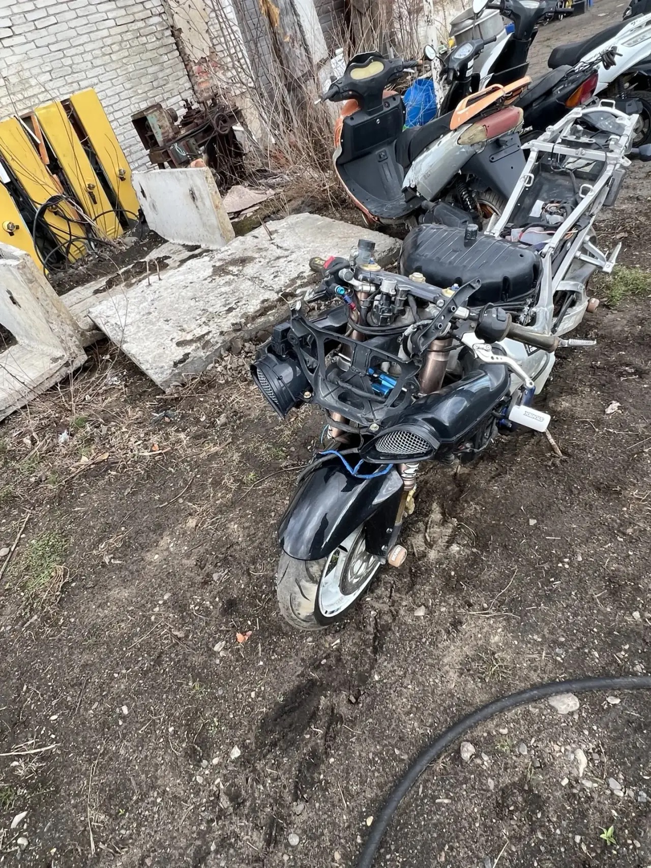 Мотоцикл марки "Сузуки GSX -R1000"Не на ходу