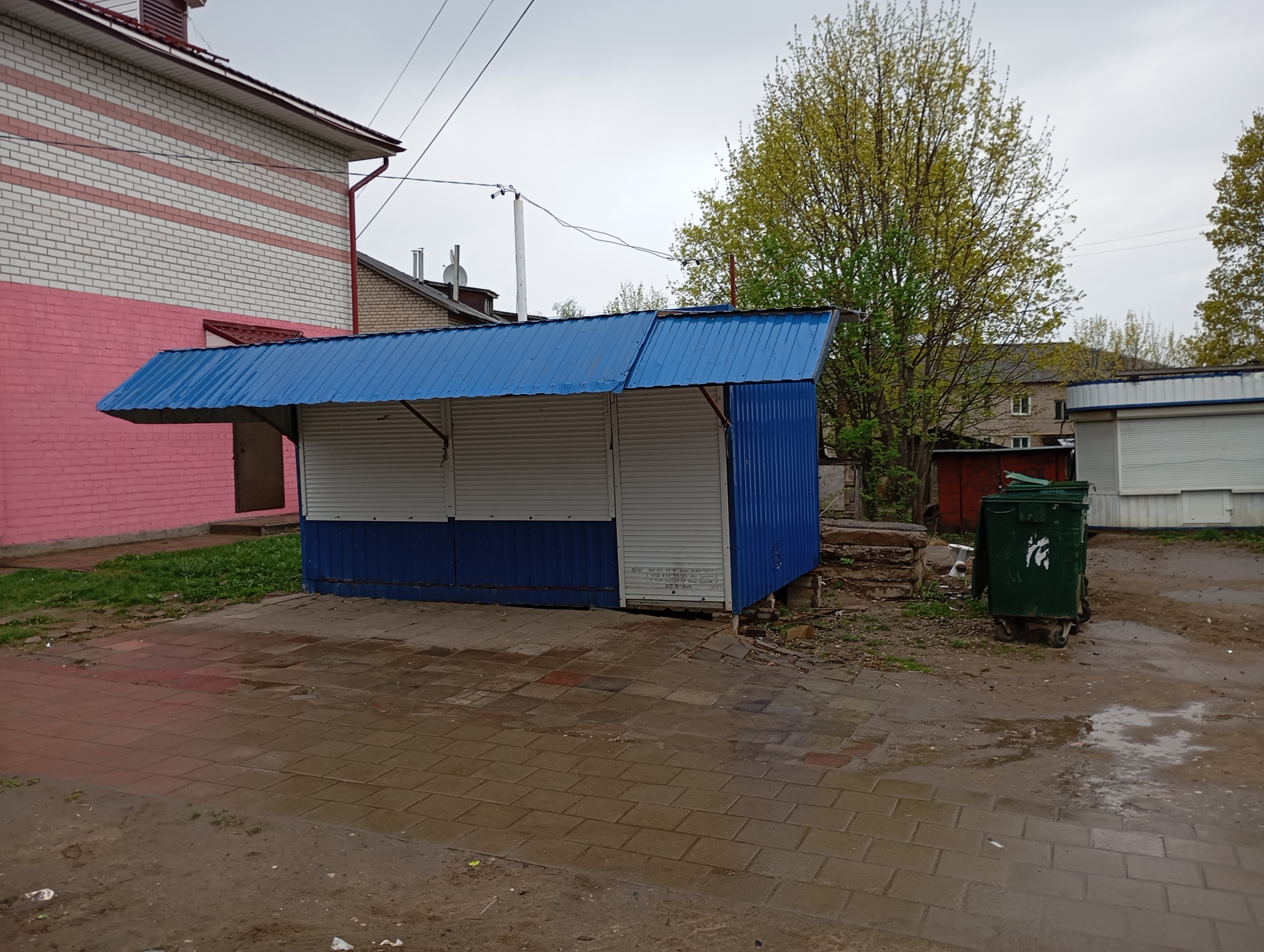 Право размещения нестационарного торгового объекта (торговый павильон) для реализации продовольственных товаров (без реализации табачной продукции) по адресу: г. Данилов, ул. Шарохина у дома № 30, место 2