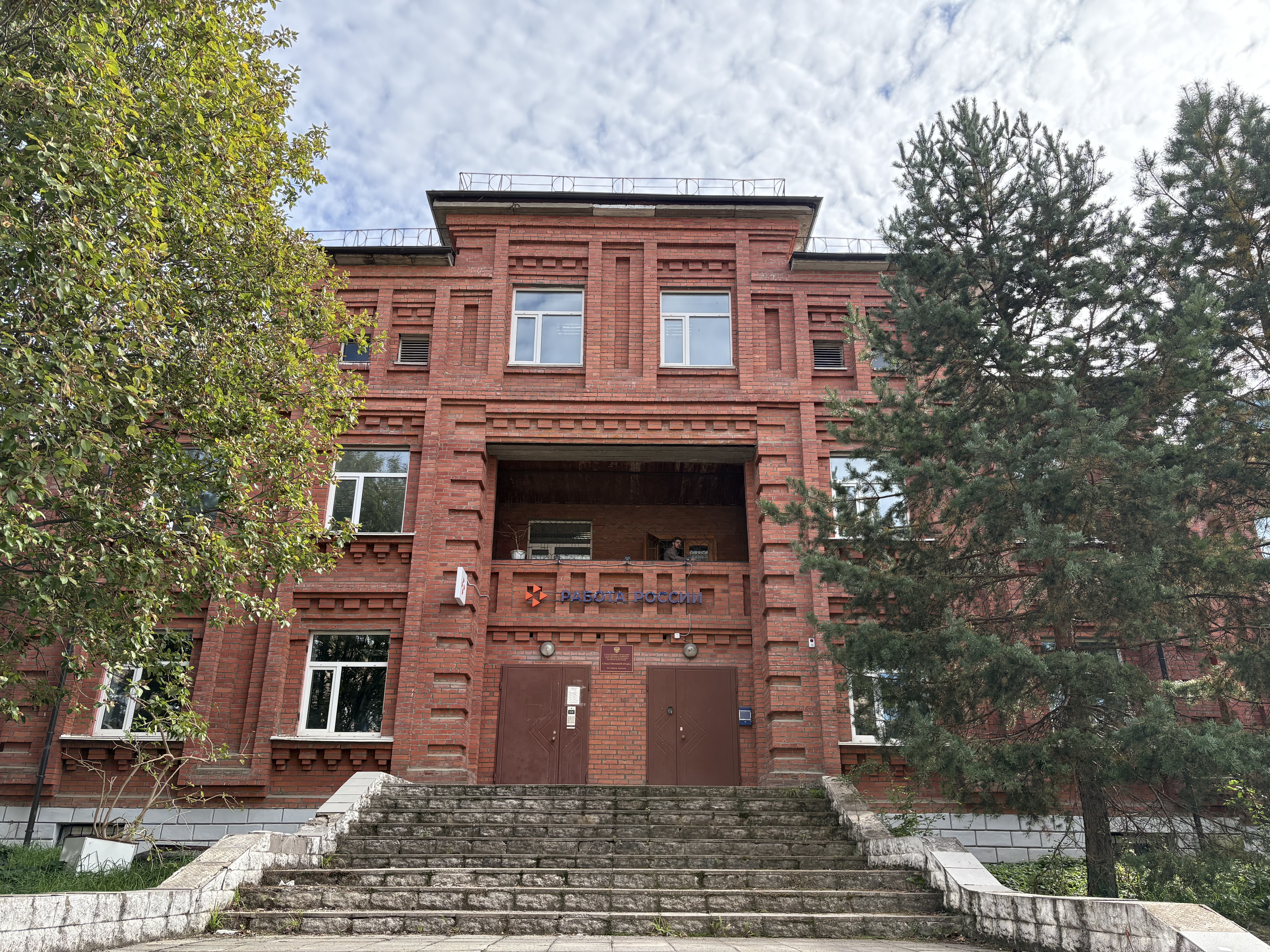 Нежилые помещения мансарды, расположенные в нежилом здании с кадастровым номером 59:09:0015004:97 по адресу: Пермский край, Лысьвенский район, Лысьвенское г/п, г. Лысьва, ул. Федосеева, д. 20 общей площадью 56,6 кв.м