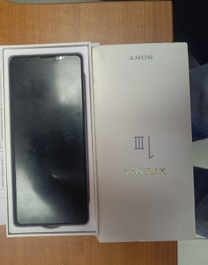 Сотовый телефон марки Sony Xperia 1 III в корпусе черного цвета