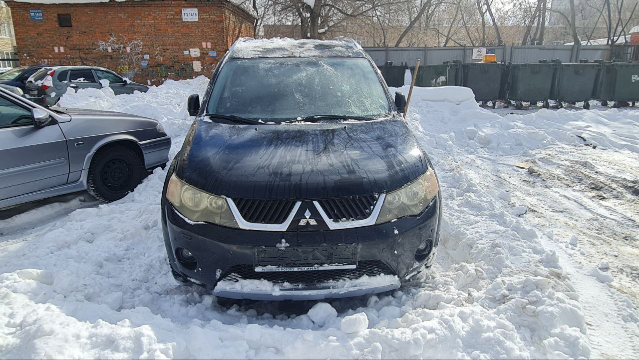 Легковой автомобиль Mitsubishi Outlander 3.0