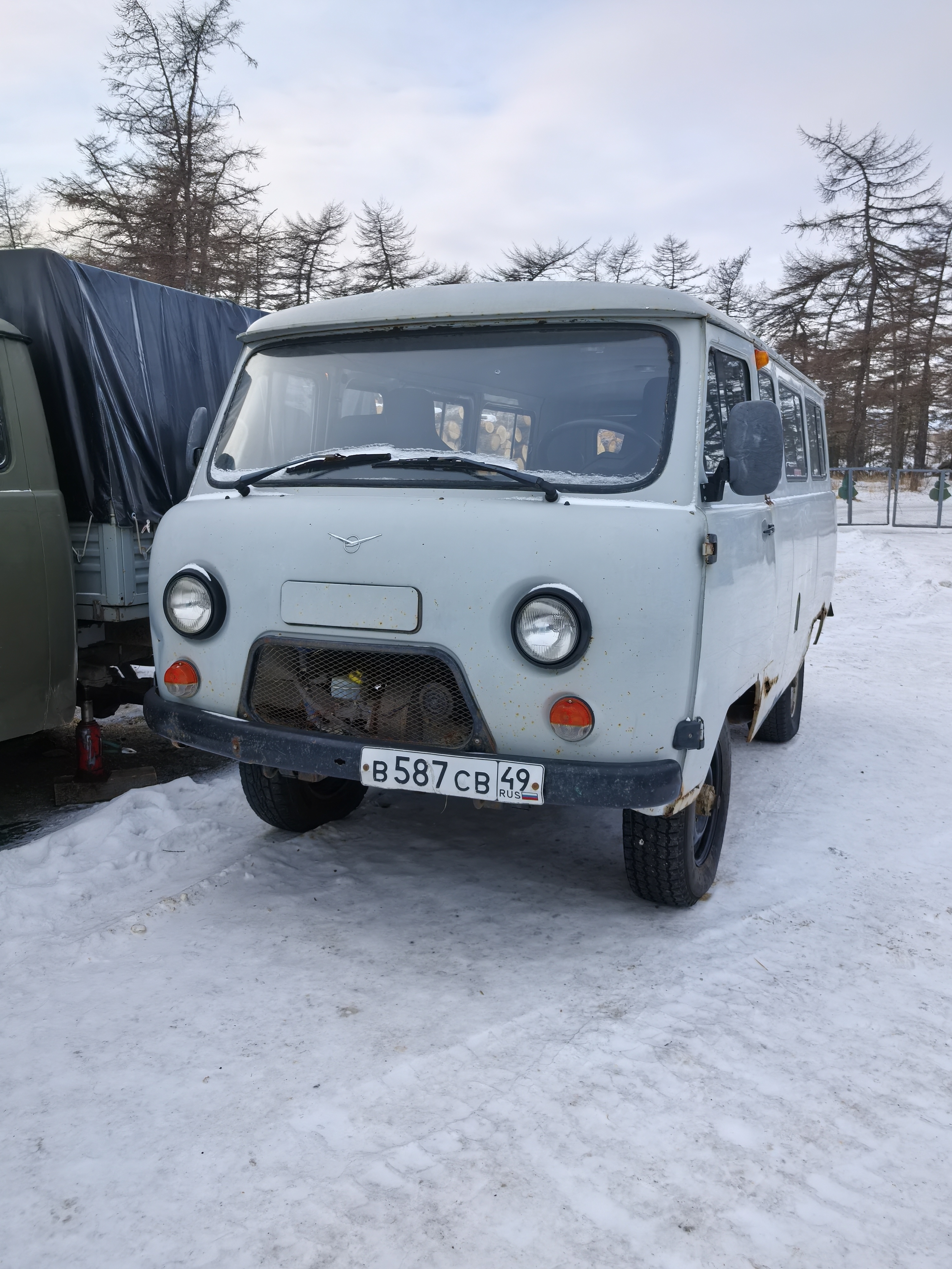 Автомобиль УАЗ-220695-04, 2012 года выпуска, г.р.з. Б/Н, VIN – ХТТ220695С0457578, тип ТС – специальный пассажирский, модель, № двигателя 409100*C3021721, шасси (рама) № 220695C0478870, кузов (кабина) № 220600C0204838, цвет кузова – белая ночь, ПТС 73 НМ 233065