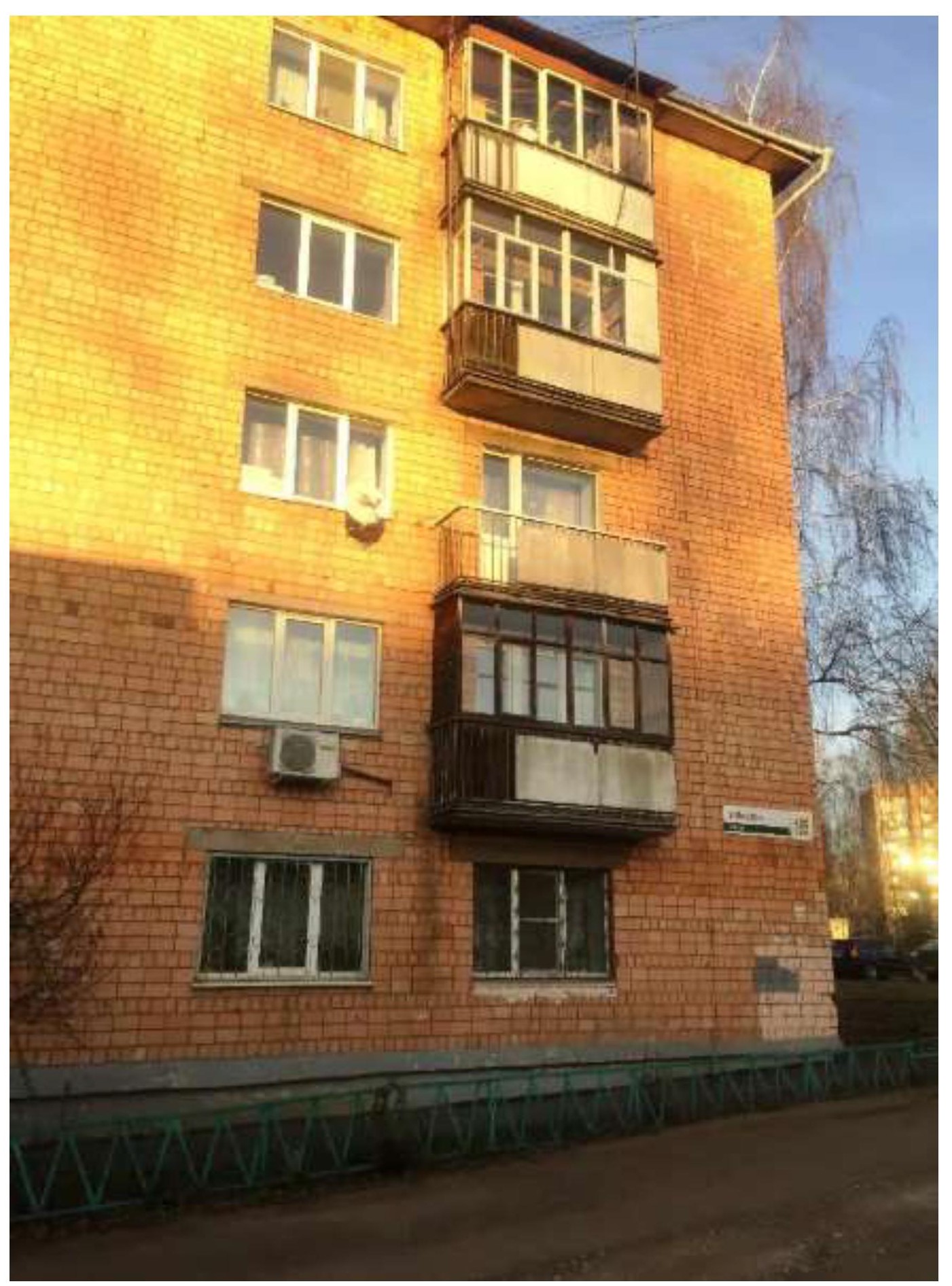 Доля в праве общей долевой собственности (1/6 доли) на квартиру площадью 50,5 кв. м, назначение – жилое, этаж 1, кадастровый номер 18:26:020174:1308, местонахождение: Удмуртская Республика, г. Ижевск, ул. 9-е Января, д. 185 кв. 113.