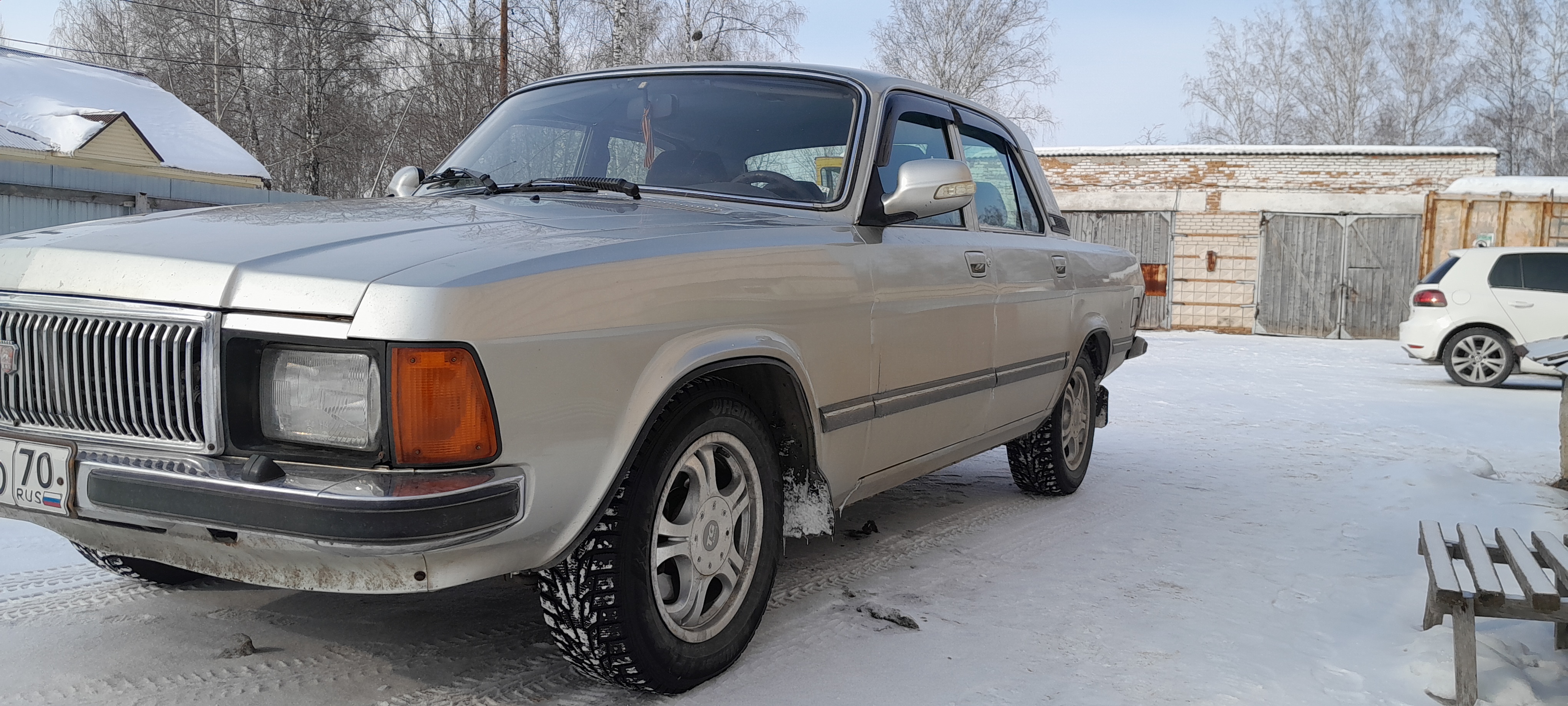 Автомобиль ГАЗ-3102 (Волга)