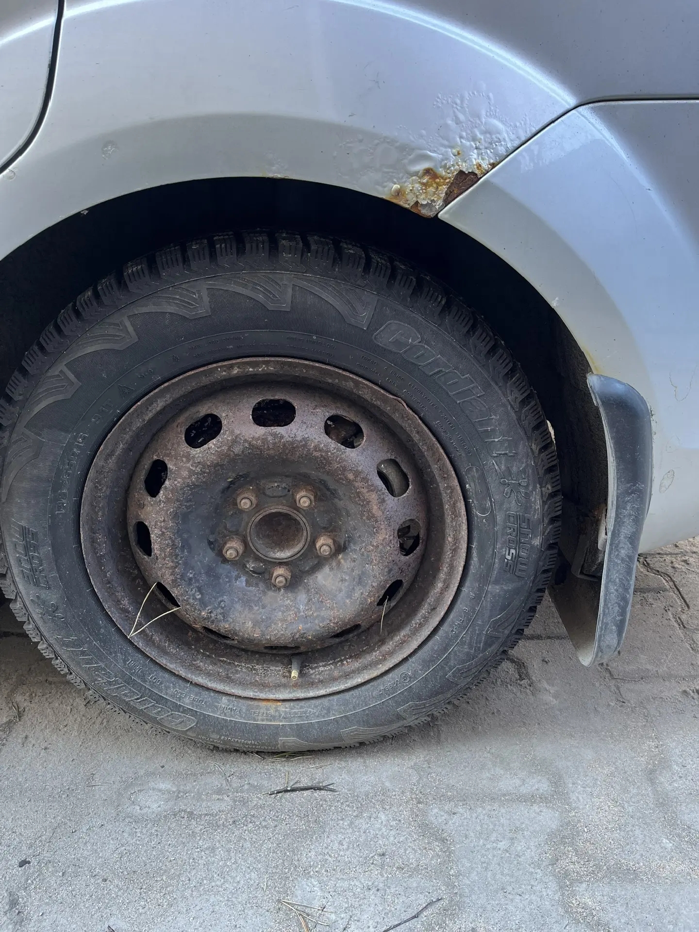 Высвобождаемое движимое военное имущество (автотранспортное средство)
