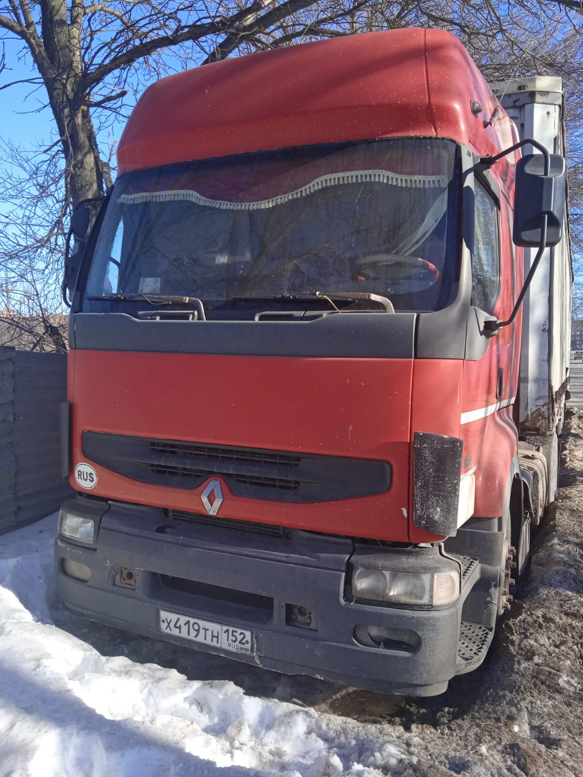*. а/м Renault Premium, кабина красного цвета, 1999 г.в., гос. №X419TH 152, VIN VF622GVA000153362, двигатель №215283M0687154, зарегистрировано ограничение