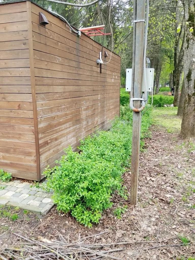 Туалетный модуль установлен – городской сад Сосновый, по адресу: г. Краснодар, Прикубанский внутригородской округ, п. Березовый, ул. Профессора Малигонова, 3