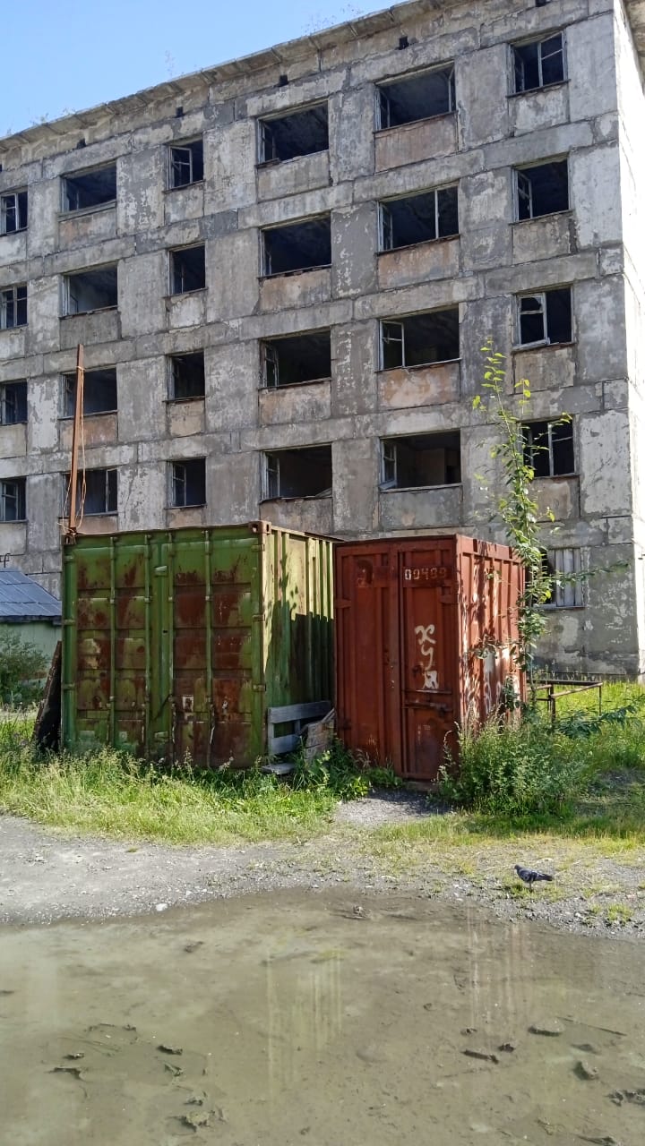 Продажа посредством публичного предложения лота земельного участка, РНФИ П11500002855, кадастровый номер 49:08:040103:1504, площадью 1080 кв.м., по адресу: Магаданская область, муниципальный округ Ягоднинский, поселок городского типа Оротукан, ул. Гагарина, дом 4, с расположенным на нем объектом недвижимого имущества: – нежилое здание, РНФИ П12500000574, кадастровый номер 49:08:040103:1502, площадью 3696 кв.м., по адресу: Магаданская область, Ягоднинский район, пгт. Оротукан, ул. Гагарина, д.4