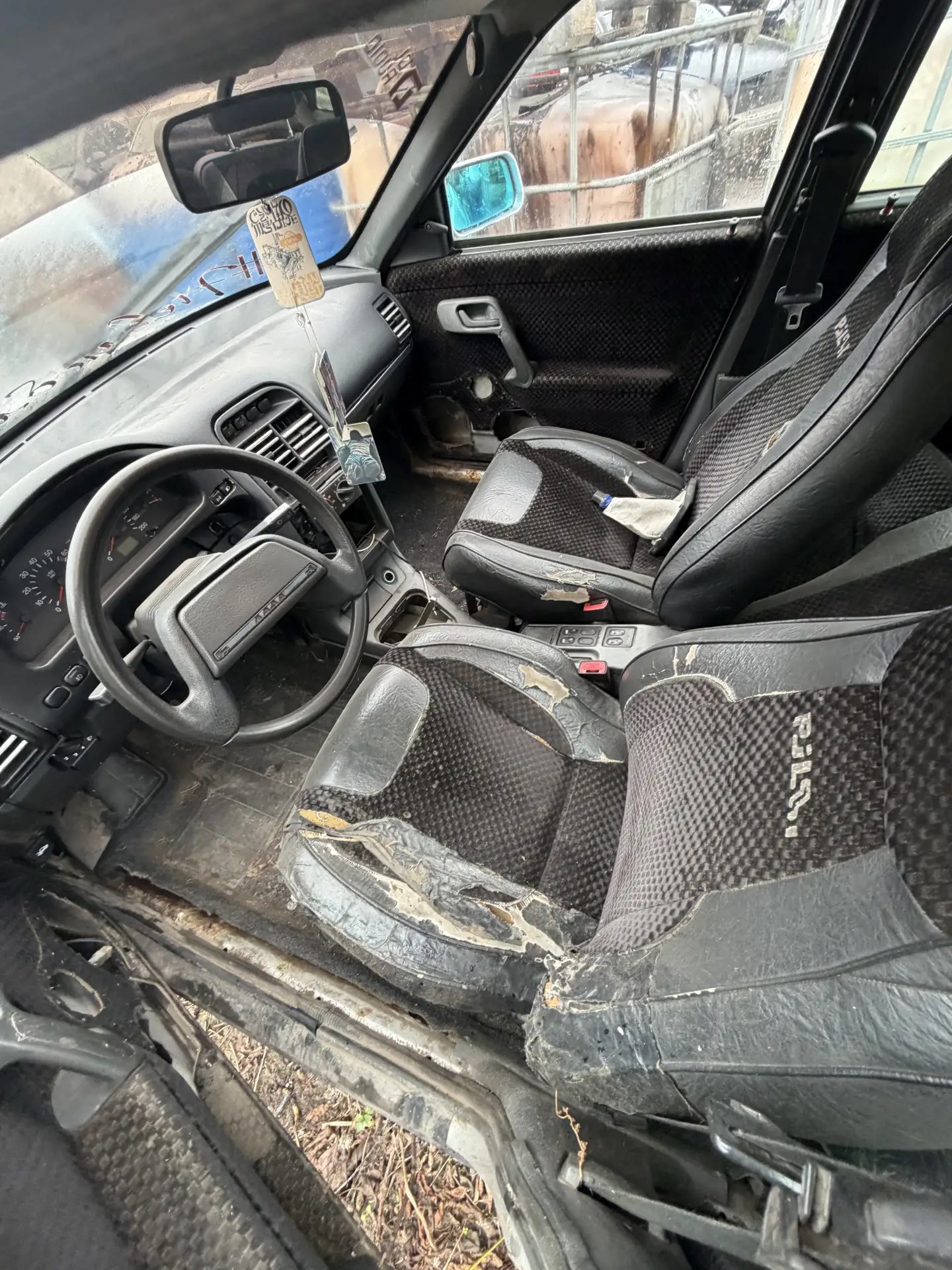 Автомобиль ВАЗ 21102, 2004 г.в.