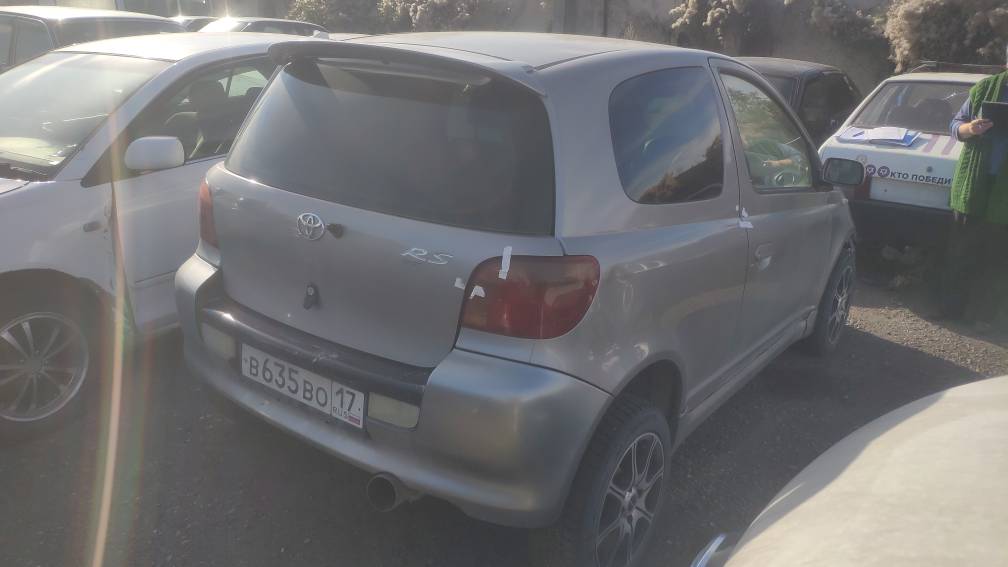 Транспортное средство марки «Toyota Vitz», 2001 г.в., с государственным регистрационным номером B635ВO17.