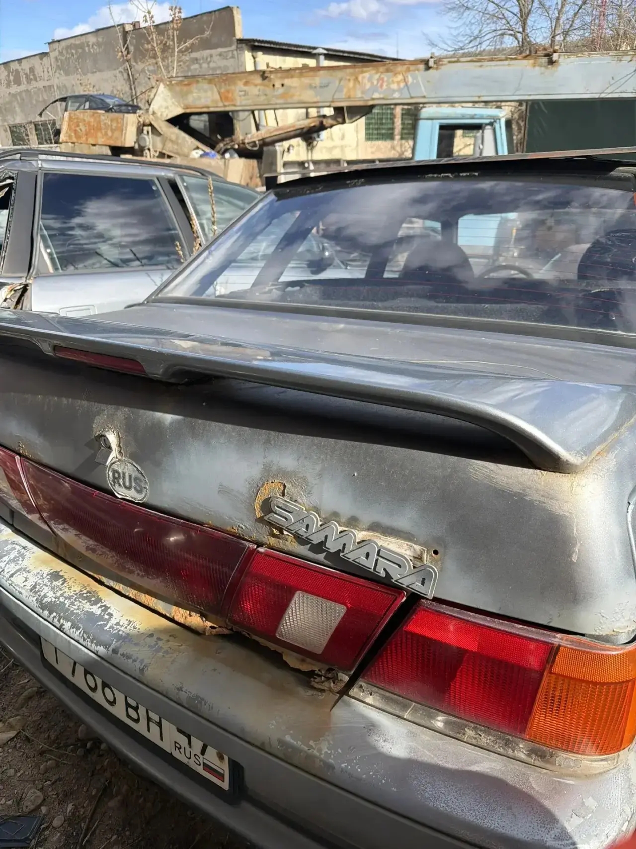 Легковые автомобили, 3 штуки