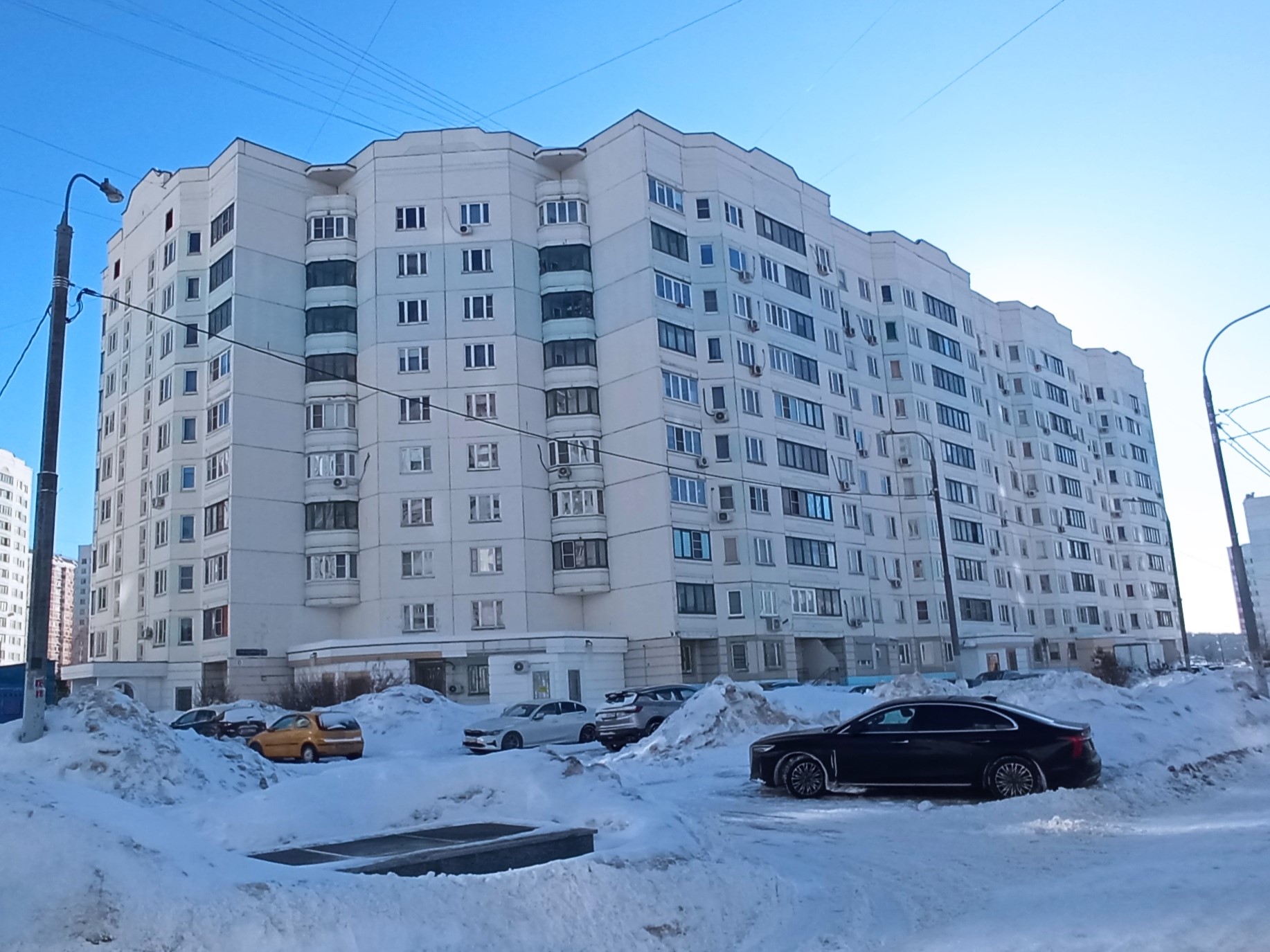 Продажа имущества, находящегося в собственности города Москвы, нежилое помещение по адресу: г. Москва, ул. Маршала Савицкого, д. 26, корп. 2, площадью 182,2 кв. м (этаж № 1), кадастровый номер: 77:06:0012020:16979.