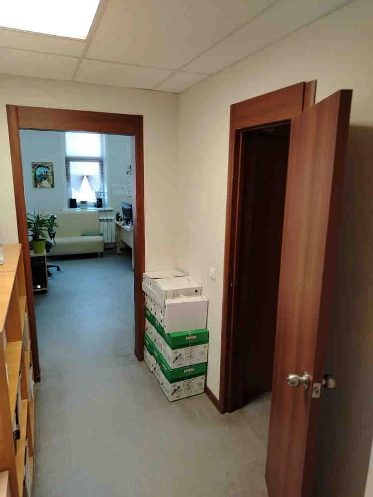 помещение площадью 31,9 кв.м. с кадастровым номером 48:20:0013702:570, (РНФИ П13680053563), расположенного по адресу: Липецкая область, городской округ город Липецк, город Липецк, улица Кузнечная, дом 4б, помещение 13
