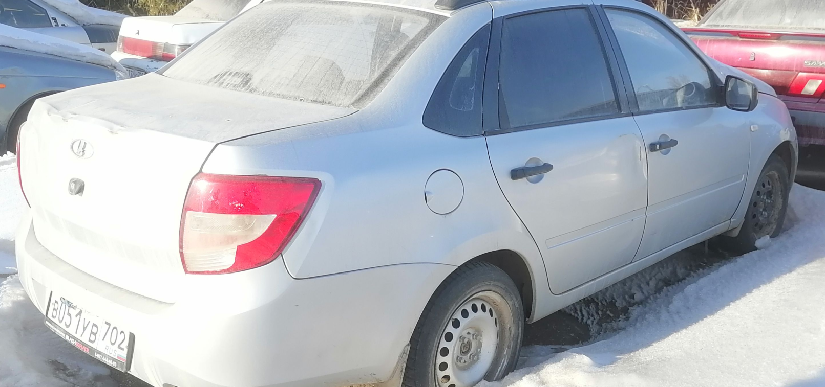 Автомобиль марки Лада Гранта с г.р.з. В051УВ702, vin XTA219000С0050693