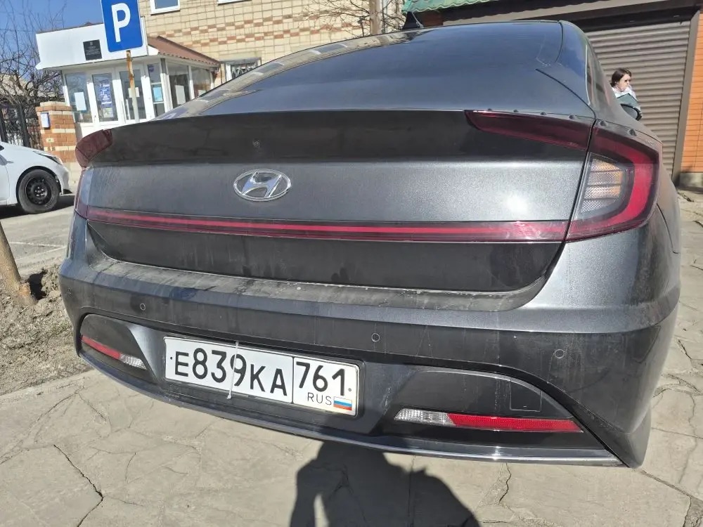 Легковой автомобиль Hyundai Sonata, 2021 г.в., г/н Е839КА761, VIN KMHL141EBMA145952, серого цвета, в автомобиле установлено ГБО (без документов), по кузову сколы, царапины, вмятина, на лобовом стекле трещина, в залоге, должник Васильева Н.А., (Поручение ТУ Росимущества в РО от 28.04.2026 № 61-554-У). Адрес (местоположение): Ростовская область, г. Ростов-на-Дону, ул. Совхозная, 2К.