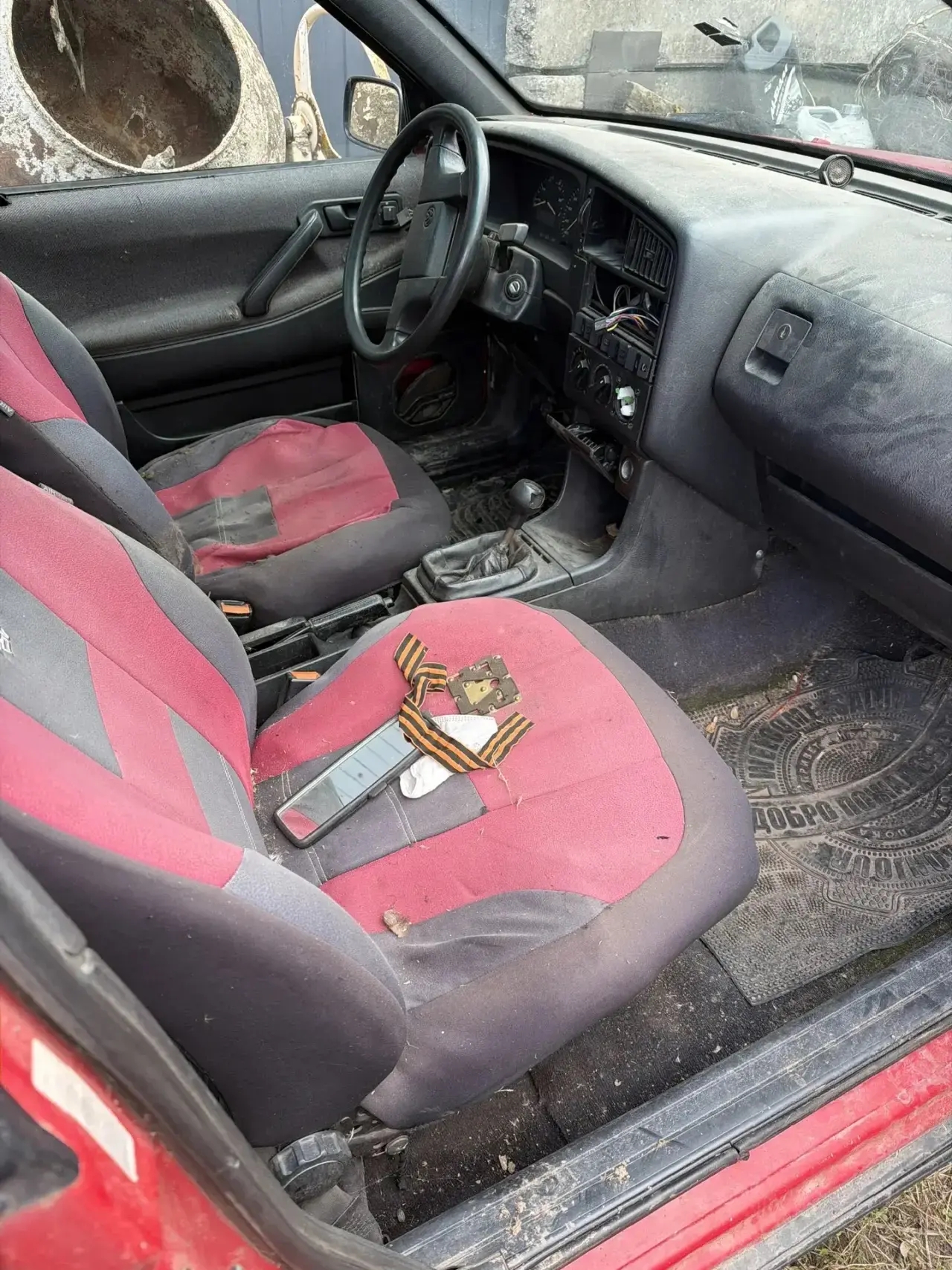 Легковые автомобили, 5 штук