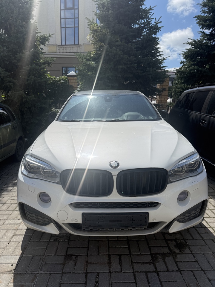 Автомобиль марки BMW X6 XDRIVE30D (002)