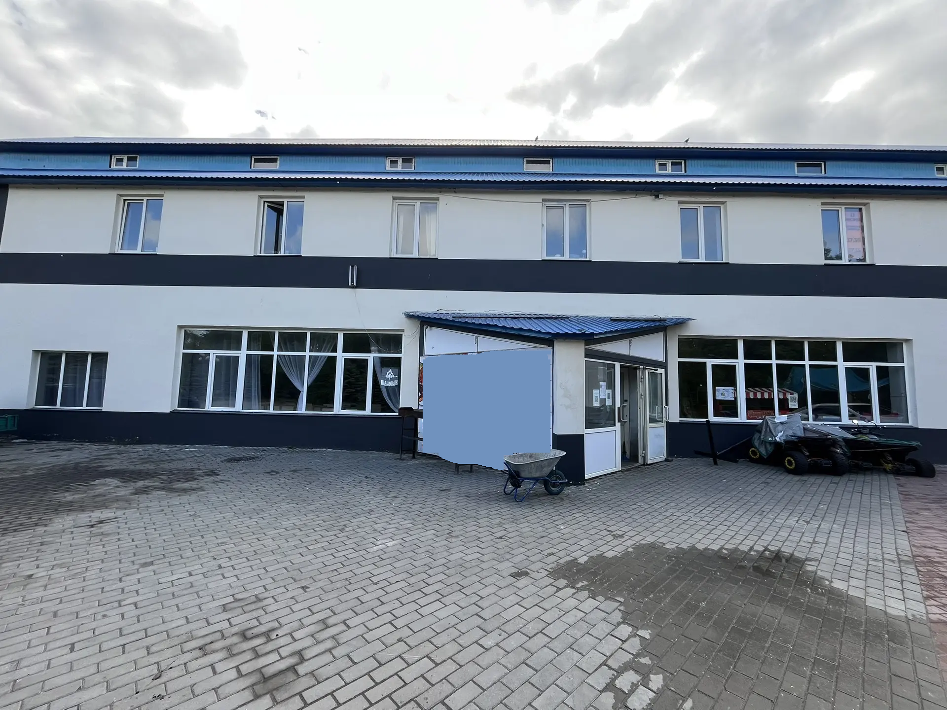 Нежилое помещение площадью 173,1 кв.м, на первом этаже двухэтажного здания, назначение: нежилое, общей площадью 943,8 кв.м. кадастровый номер: 56:43:0000000:18512, адрес (местонахождение) объекта: Оренбургская область, город Орск, ул. Докучаева, д.8