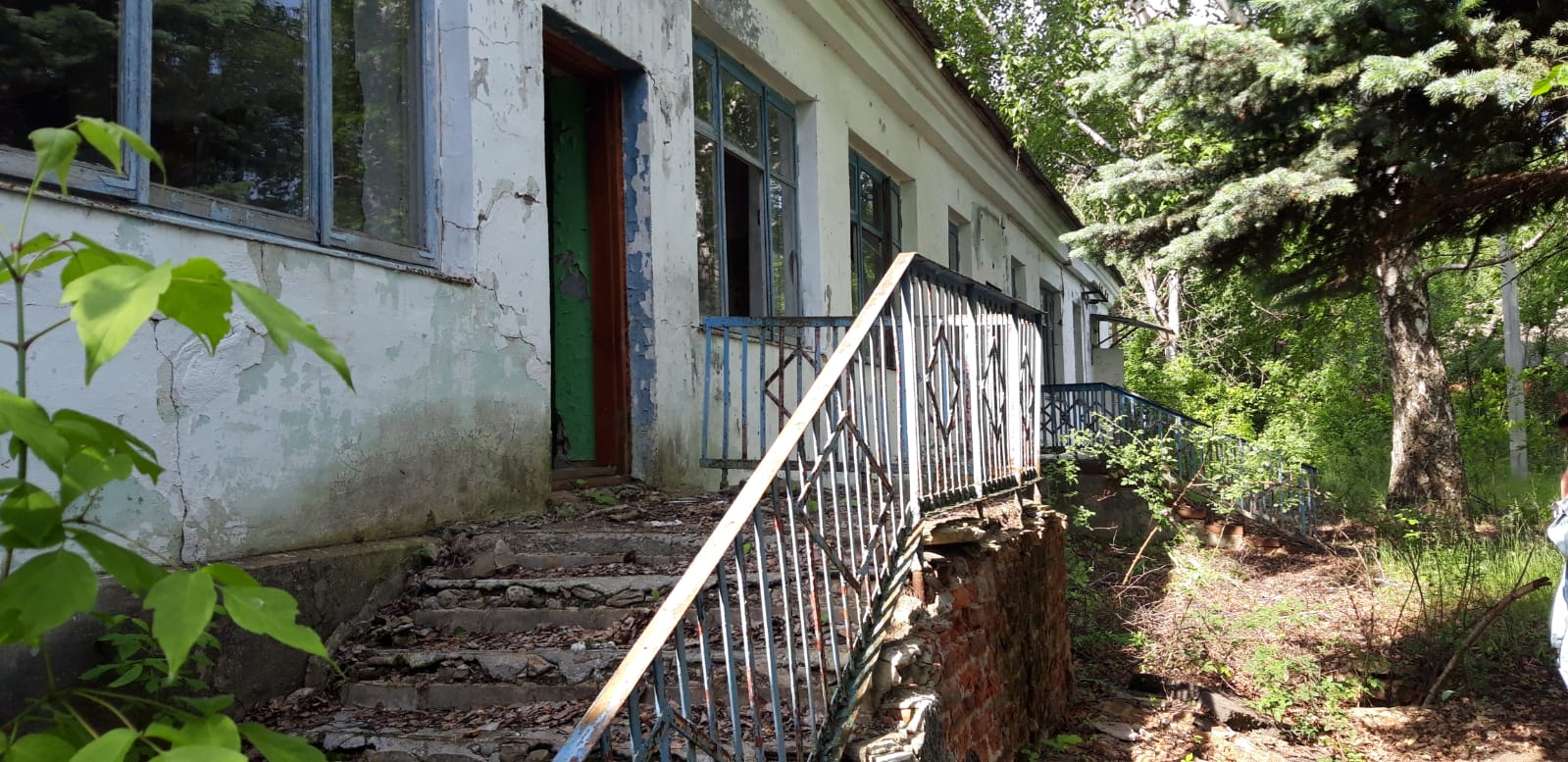 Земельный участок и объект недвижимого имущества, расположенные по адресу: Воронежская область, р-н Калачеевский, г. Калач, ул. Верхнезаводская, 35 «а»