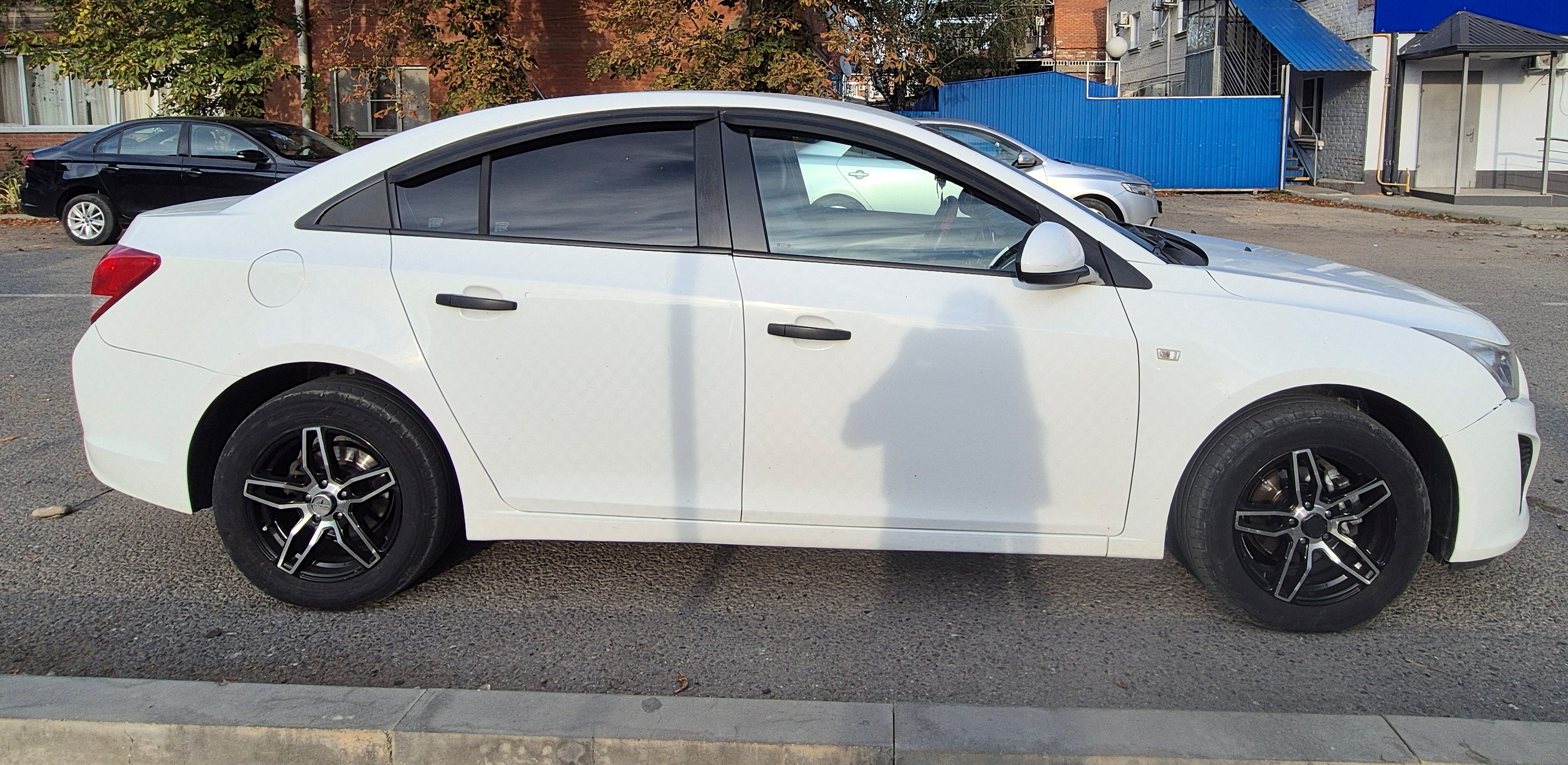 Д-к Сидорова Е.С. А/м CHEVROLET KL1J CRUZE, г/в 2012, г/н А251КО123, VIN XUFJF696JD3012693. Обременение: залог,арест, н/ц 631 293,00 руб., з-к 126 259,00 руб., ш/а 6 313,00 руб.