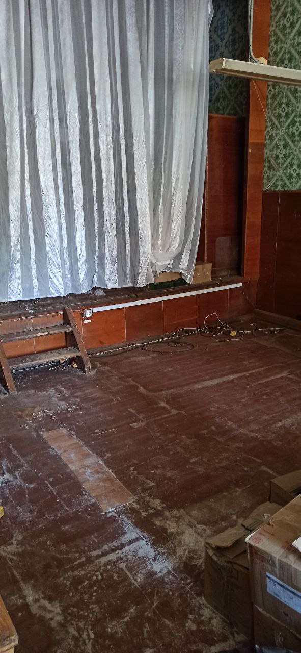 Объект аренды, площадь 40,9 кв. м, номера на поэтажном плане: этаж 1, лит. А, ком. 4, адрес (местонахождение) объекта: Российская Федерация, Краснодарский край, Усть-Лабинский район, г. Усть-Лабинск, ул. Советская, д. 53. Вход в объект аренды из общей входной группы с отделением почтовой связи, при использовании помещения необходимо учитывать график работы отделения почтовой связи.