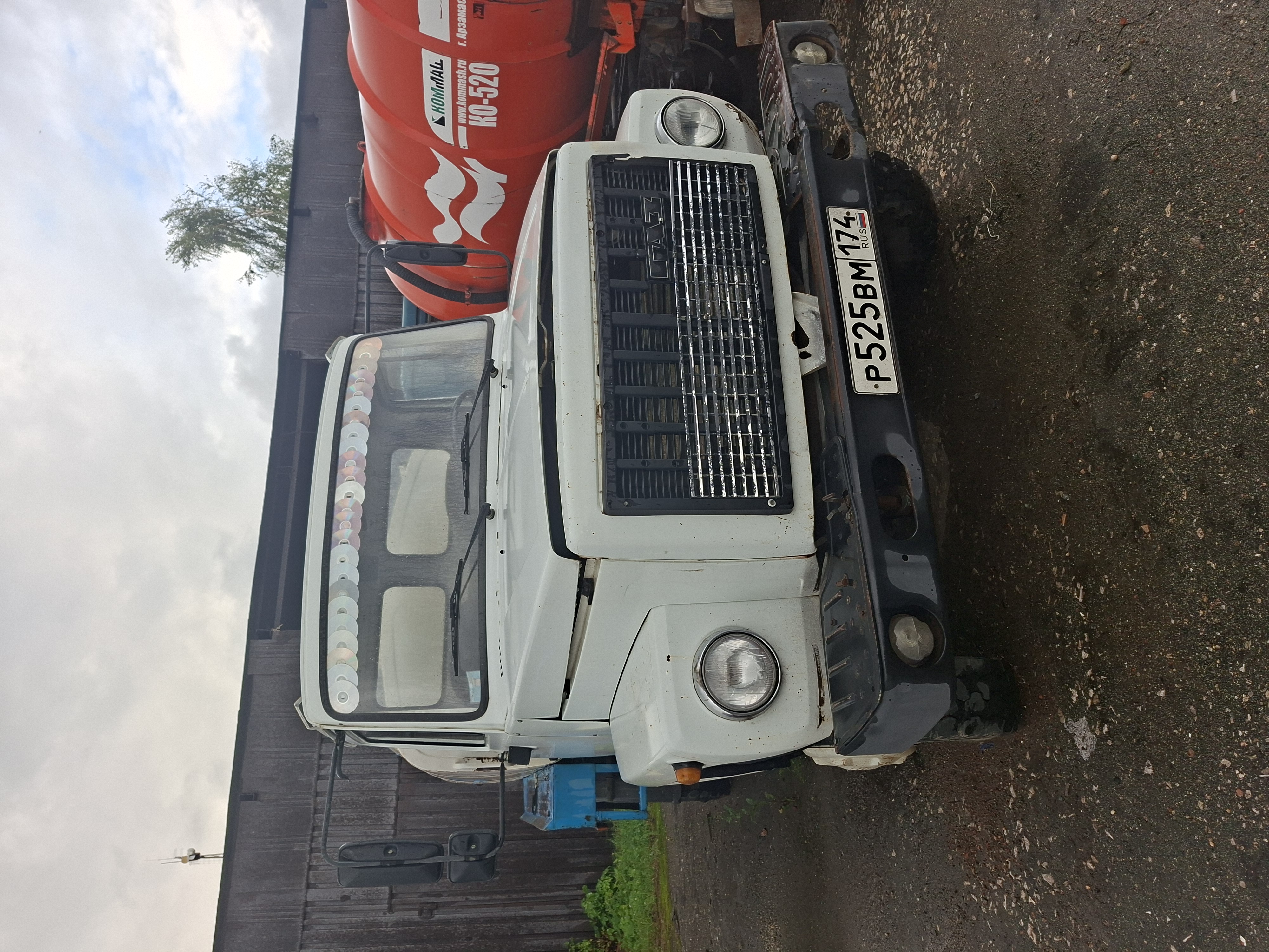 Цистерна ГАЗ-3307 462412(Г6-ОПА-3307), VIN – X8946241280AD4001, год выпуска 2008, цвет кузова – белый/синий