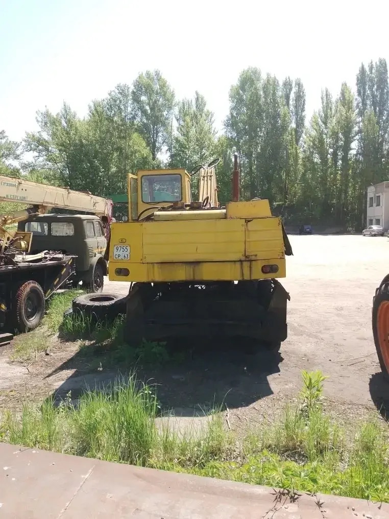 Право заключения договора купли-продажи транспортного средства ЭО-3323А