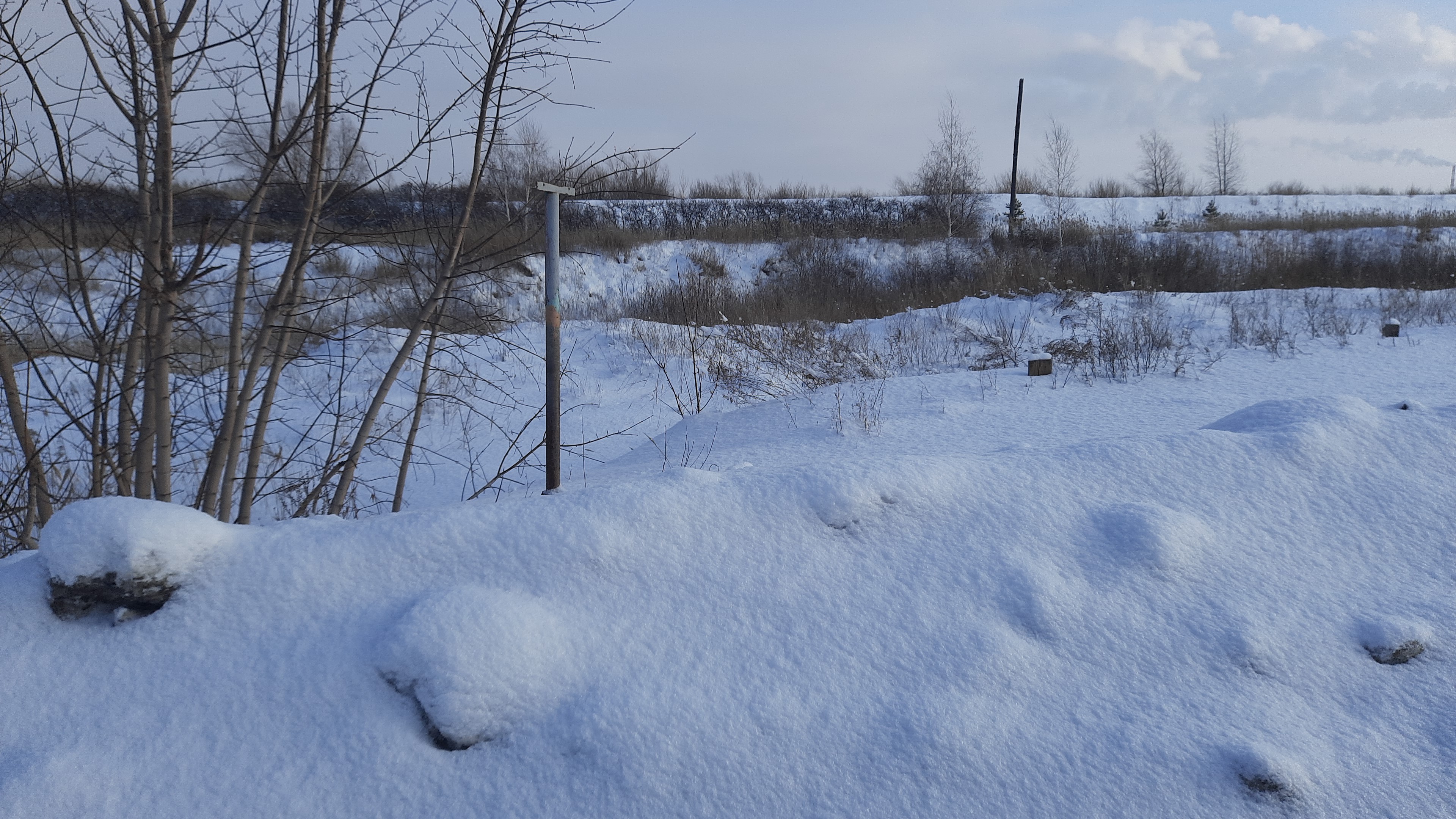 Торговый стенд с прилавком для торговли ритуальными товарами на городском кладбище микрорайон Зайково (место №9 в схеме размещения объектов)