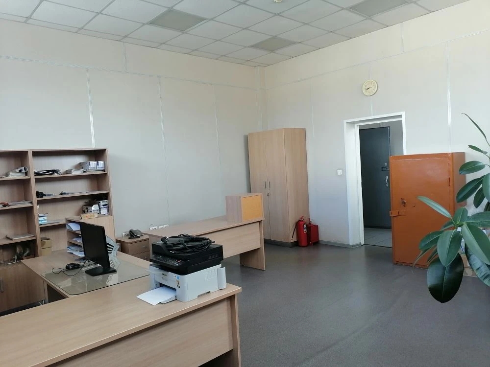 Помещение площадью 90,90 кв.м. адрес (местонахождение) объекта: 662910, Красноярский край, Курагинский р-н, Курагино пгт, Партизанская ул, дом № 148
