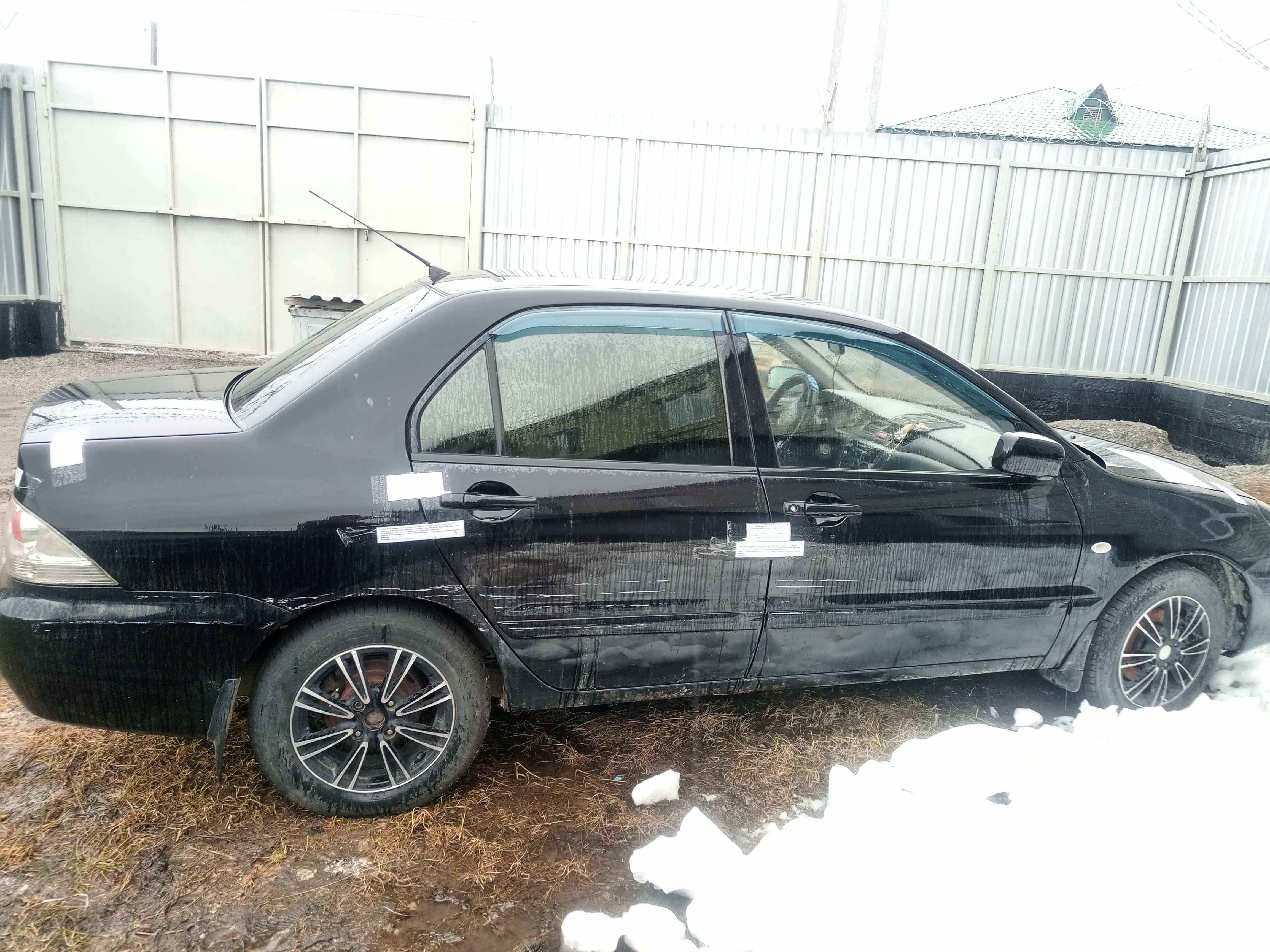 Автомобиль МИЦУБИСИ ЛАНСЕР 1.6. VIN JMBSNCS3A6U009494, г.р.з. А708ВВ172 ( с ключом и пультом сигнализации, документы отсутствуют, техническое состояние не проверялось, пробег не известен). Имущество продается в том виде, в каком оно есть, в случае продажи возврату/обмену не подлежит. За скрытые дефекты имущества Продавец ответственности не несет.