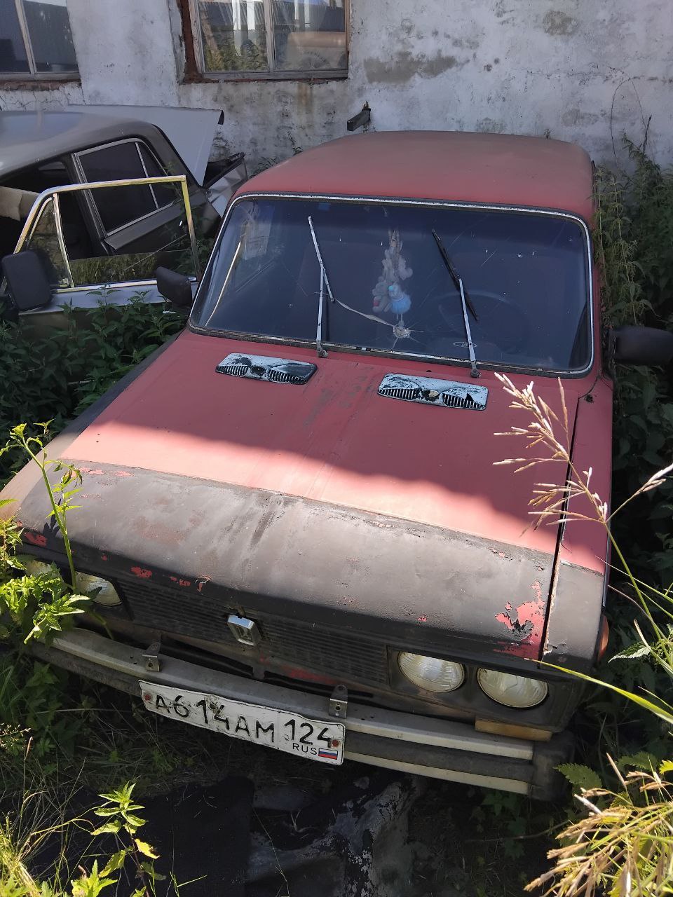 Автомобиль ВАЗ 21061, г/н А614АМ124, 1995г.в., VIN XTA210610S3375836 комплектность и  состояние  не проверялась данное имущество обращено в доход государства (Документы отсутствуют)Находится в Ирбейском районе