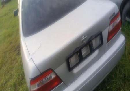 Автомобиль NISSAN BLUEBIRD, г/н отсутствует, VIN отсутствует, № кузова QU14613834, 2001 г/в, цвет серый