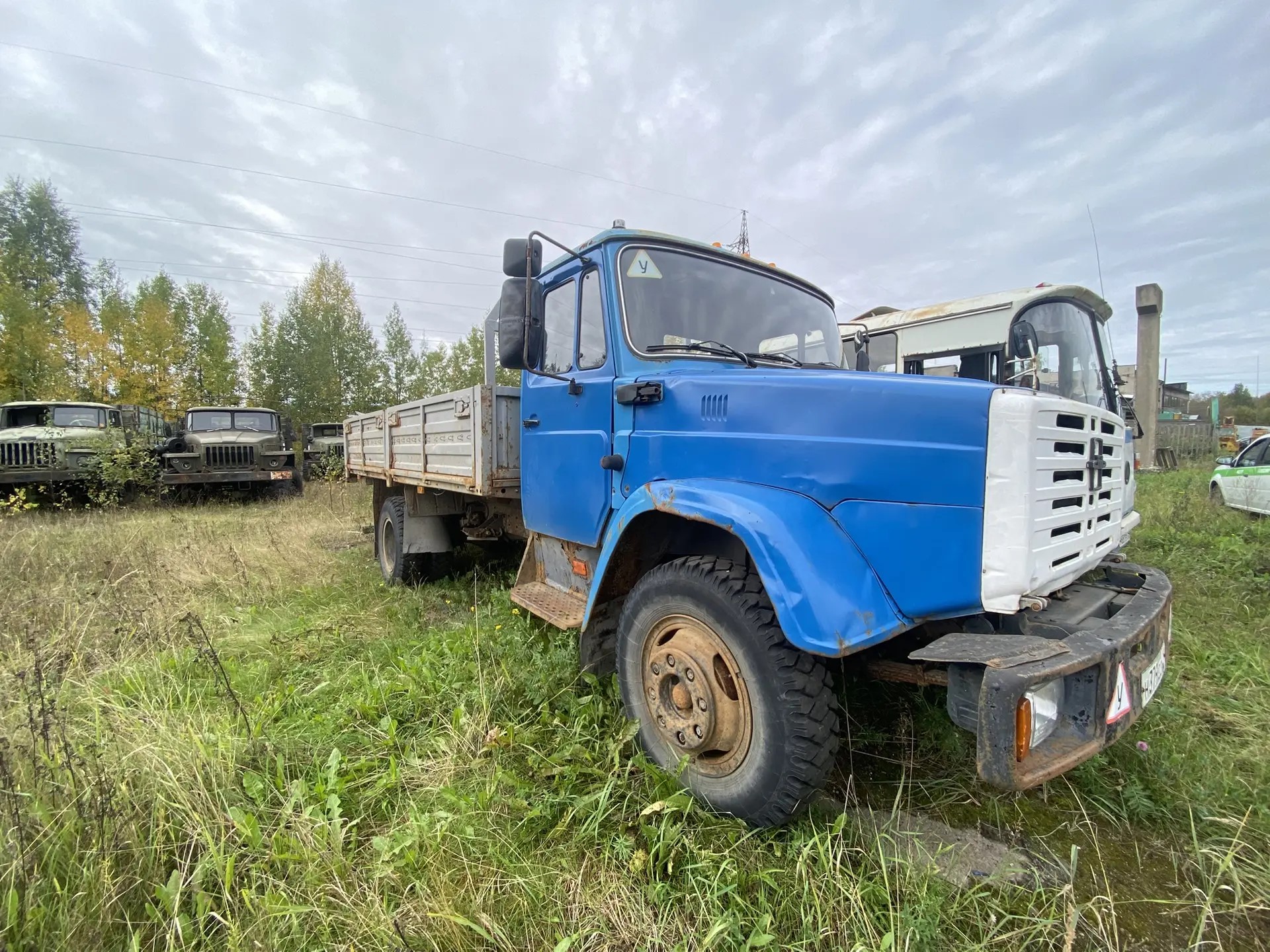 Транспортное средство ЗИЛ 433110, 2008 года выпуска, цвет - синий, VIN XTZ43311083498220, государственный номер H379CO29. Состояние ТС: в рабочем состоянии, ржавчина по всему кузову, повреждения ЛКП, подкапотное пространство проверено.