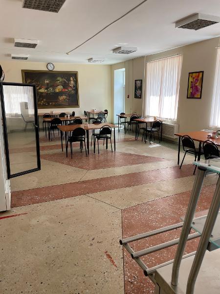 Аренда части нежилого помещения общей площадью 164,4 кв.м., находящееся на втором этаже (номер на поэтажном плане 17-27)