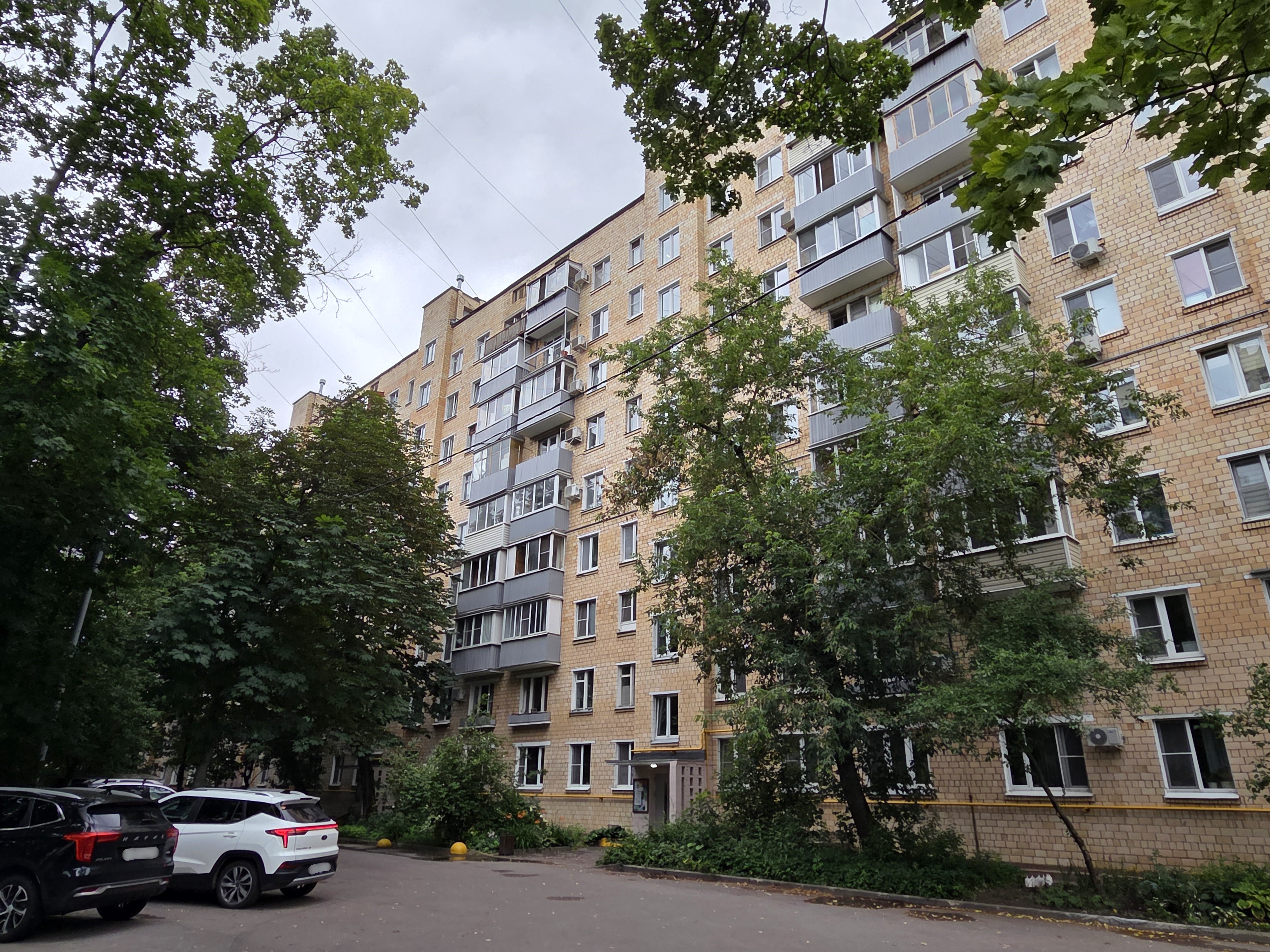 Продажа имущества, находящегося в собственности города Москвы, жилое помещение по адресу: г. Москва, ул. Дубки, д. 11, кв. 101, общей площадью 41,8 кв. м, (этаж № 8), кадастровый номер: 77:09:0003022:2724