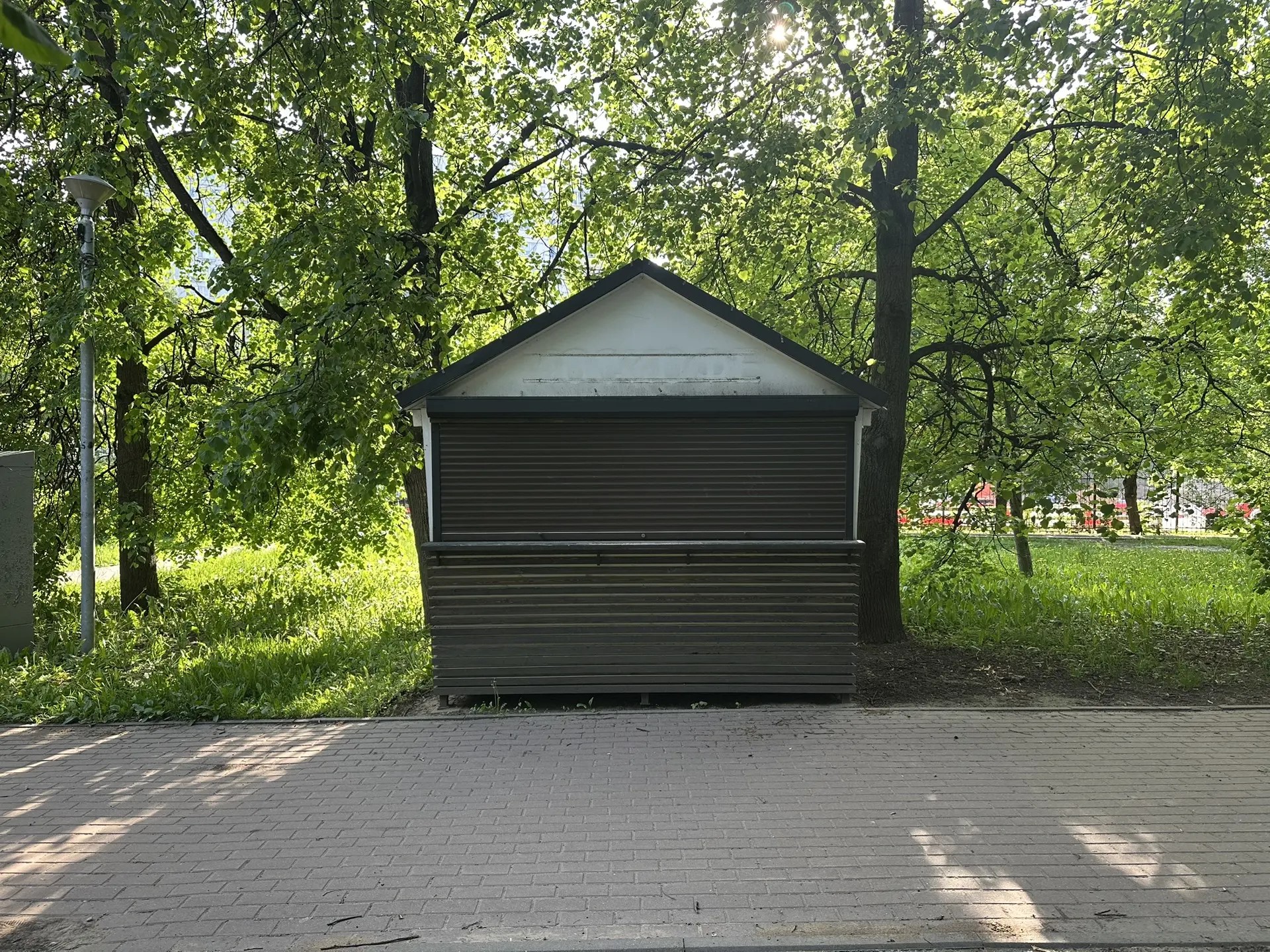 Нестационарный торговый объект "Киоск" по адресу: г. Москва, парк по Ангарской улице, по улице Софьи Ковалевской д.14Ас1, у входа со стороны церкви по Ангарской ул.  (НТО 35), специализация "Общественное питание", общей площадью 6,72 кв. м