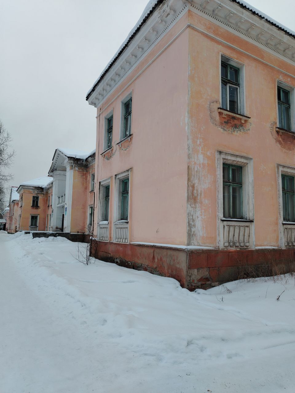 Больница с земельным участком