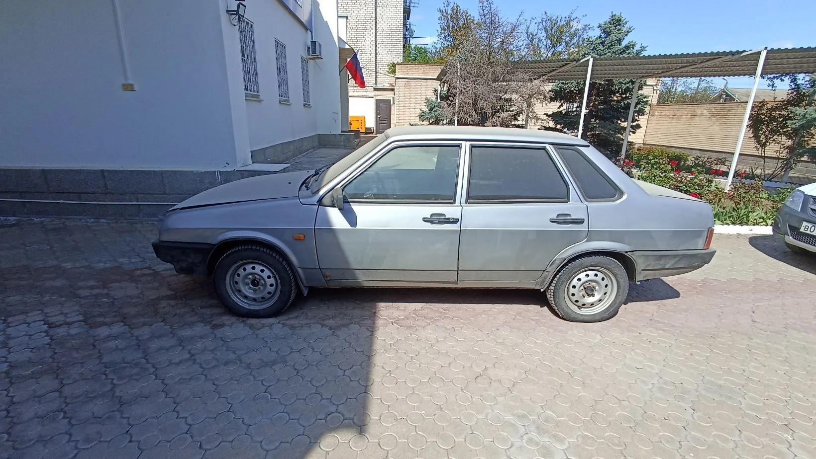 Автомобиль: легковой седан ВАЗ-21099, г.в. 2003