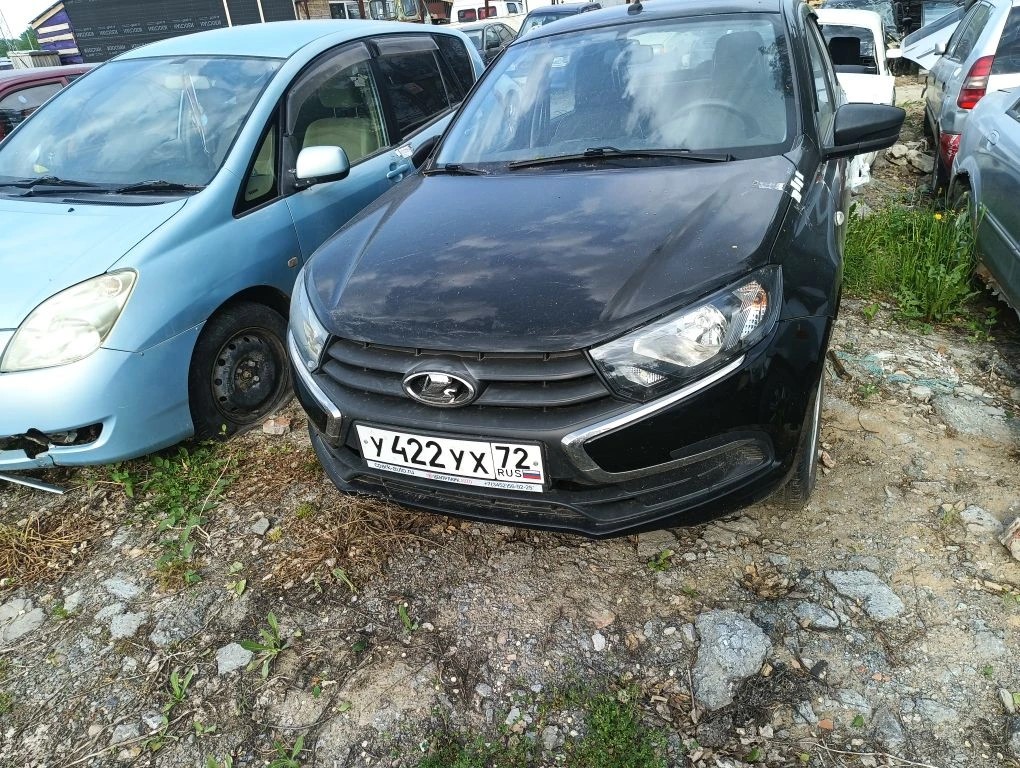 Автомобиль марки LADA GRANTA с г.р.з. У422УХ72, г.в. 2020, VIN XTA219010L0688404 ТС обременено ЗАЛОГОМ, который остается на имуществе, согласно ГК РФ (покупатель оплачивает залог самостоятельно). ТС имеет ограничения ФССП на регистрационные действия (ключи и документы отсутствуют, техническое состояние не проверялось, пробег не известен). Имущество продается в том виде, в каком оно есть, в случае продажи возврату/обмену не подлежит.
