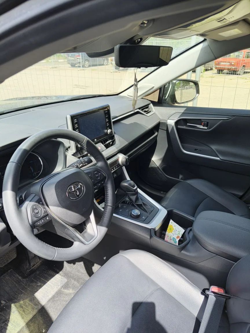Автомобиль TOYOTA RAV4H, 2022 года выпуска, г/н В761ВР181, VIN: JTMDW3FV2ND147344.