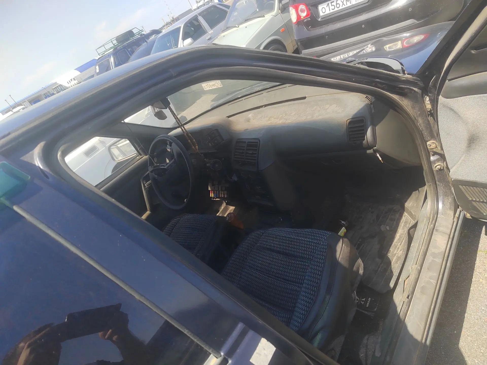 Автомобиль ВАЗ 21100