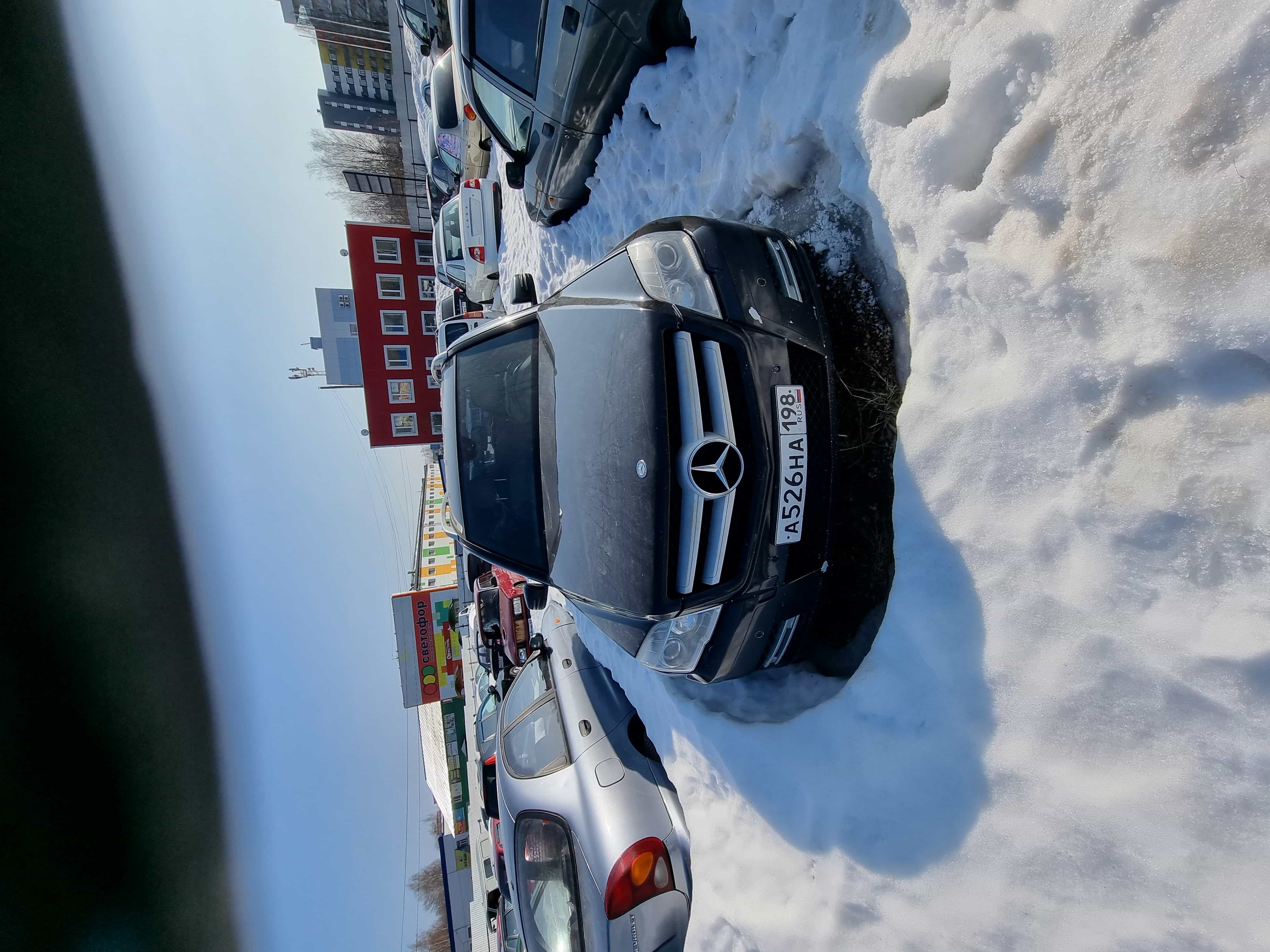 Лот № 35. Автомобиль «МЕРСЕДЕС-БЕНЦ GLK 350 4 MATIC», VIN: WDC2049871F482348, 2010 г.в., цвет черный, на заднем правом крыле вмятина, местами следы коррозии на кузове (11-009014-1)