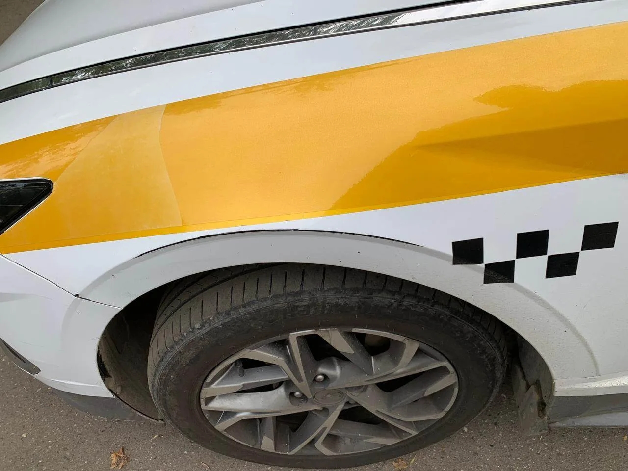 АМТС HYUNDAI SONATA, 2020 г.в., г/н У941АС790, цвет белый-желтый-серый, VIN XWEL3416BL0001665