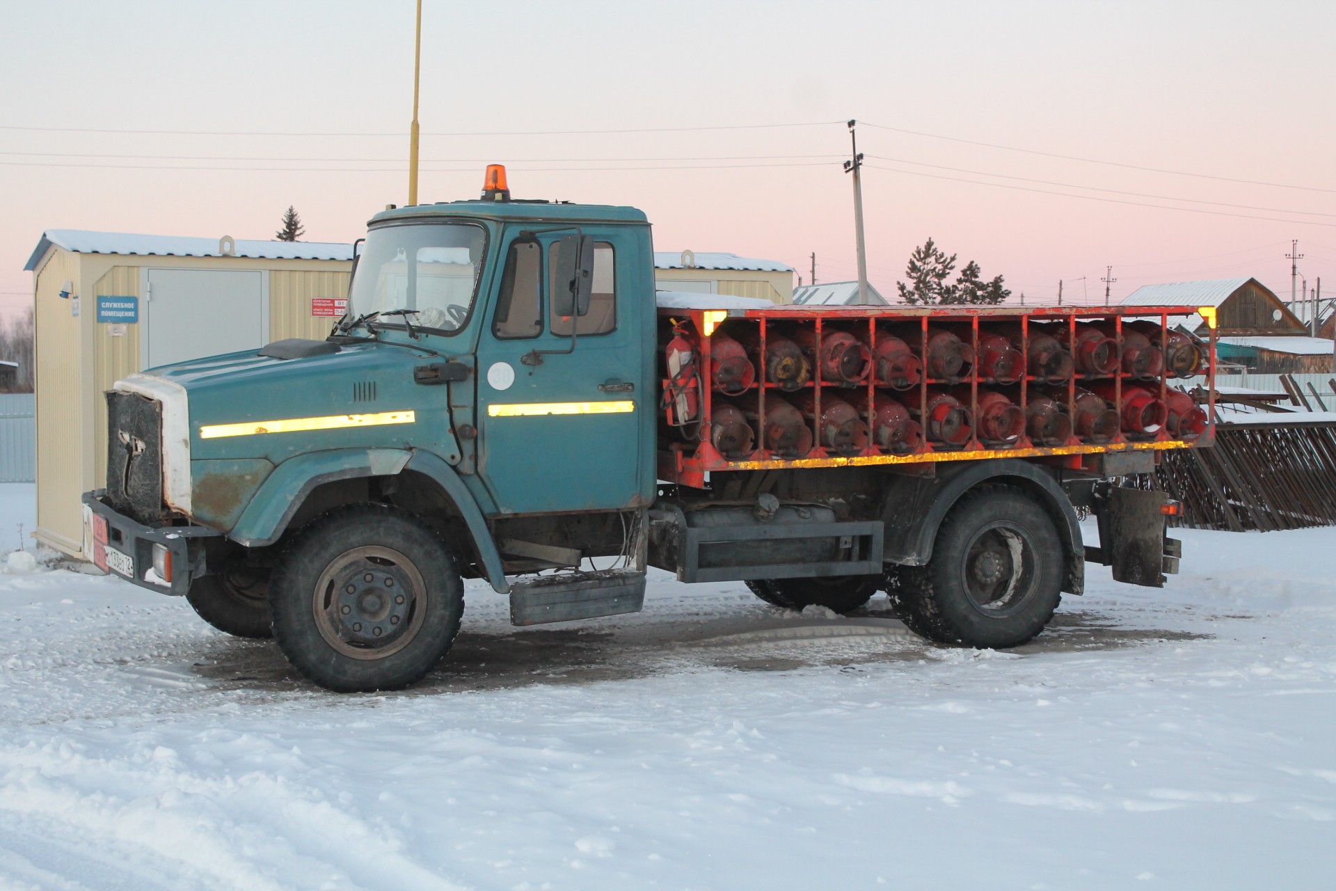 Автомобиль, марка, модель: КТ-602-1 машина для перевозки баллонов со сжиженным газом, идентификационный номер (VIN) XVL485610C0000140, категория ТС – С, год изготовления ТС 2012, модель, № двигателя 508300 В0296032, шасси (рама) № 433360 В3505848, кузов (кабина, прицеп) № 433360 В0074173, мощность двигателя: 134 л.с., цвет кузова (кабины, прицепа) синий, государственный регистрационный знак О133ЕО72, серия и № ПТС 52 НН 478144 от 13.07.2012