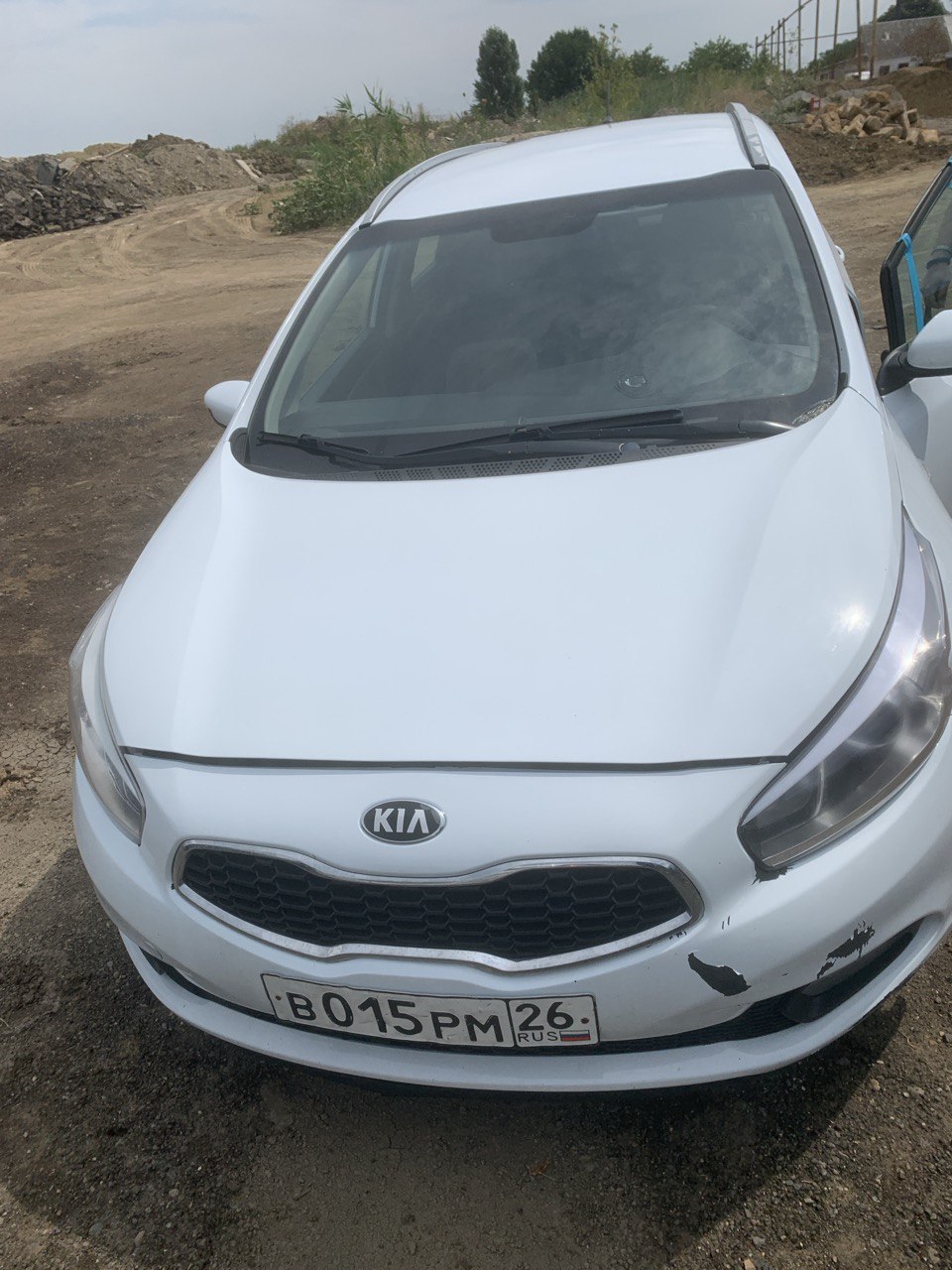 транспортное средство марки Kia JDCeed, тип–легковой универсал, год выпуска 2013, идентификационный номер (VIN) XWEHN812BD0002527, регистрационный знак В015РМ26, номер кузова(прицепа) XWEHN812BD0002527, мощность двигателя 129л.с, цвет белый, ограничения: запреты на регистрационные действия, адрес: Ставропольский край, г. Ставрополь, 2 Юго-Западный проезд, д. 8а.