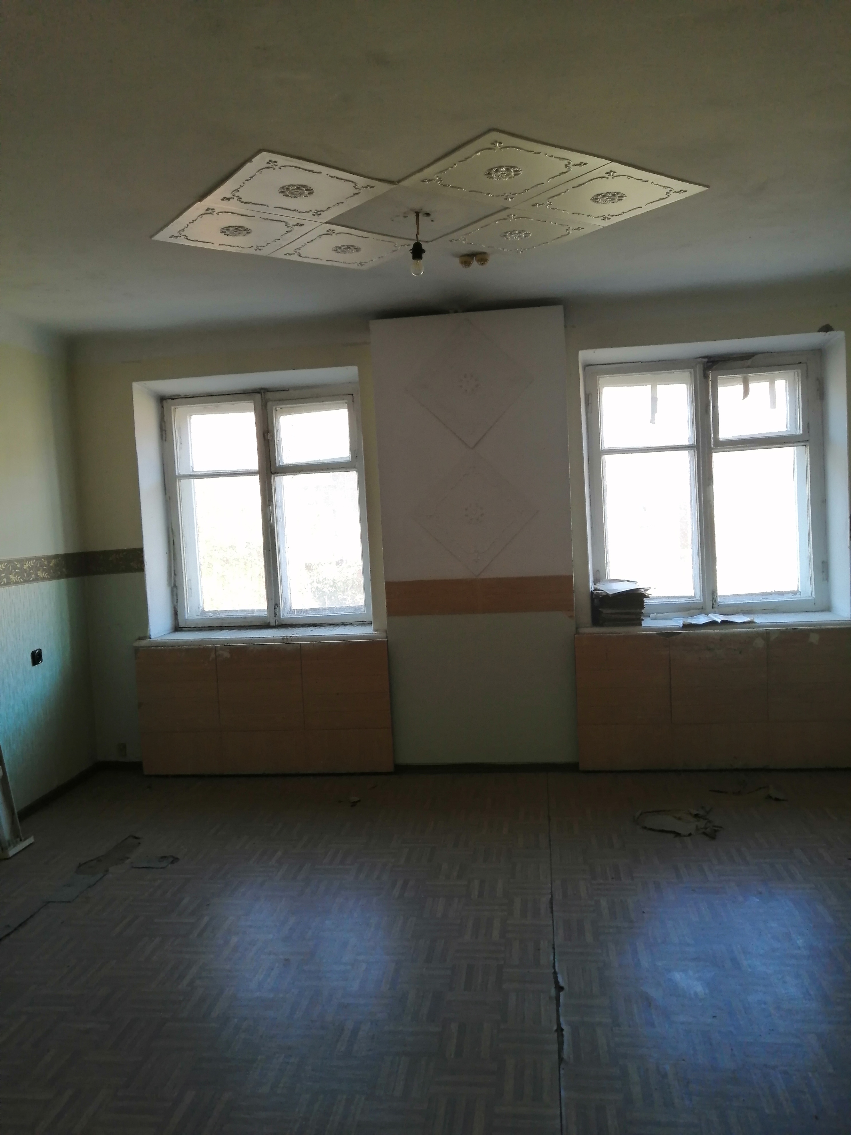 Право на заключение договора аренды части нежилого помещения 41П, (номер на поэтажном плане: 19), кадастровый номер 55:36:000000:152217, общей площадью 25,7 кв.м., расположенного на 4 этаже здания по адресу: г. Омск, пр. К. Маркса, д.34А.